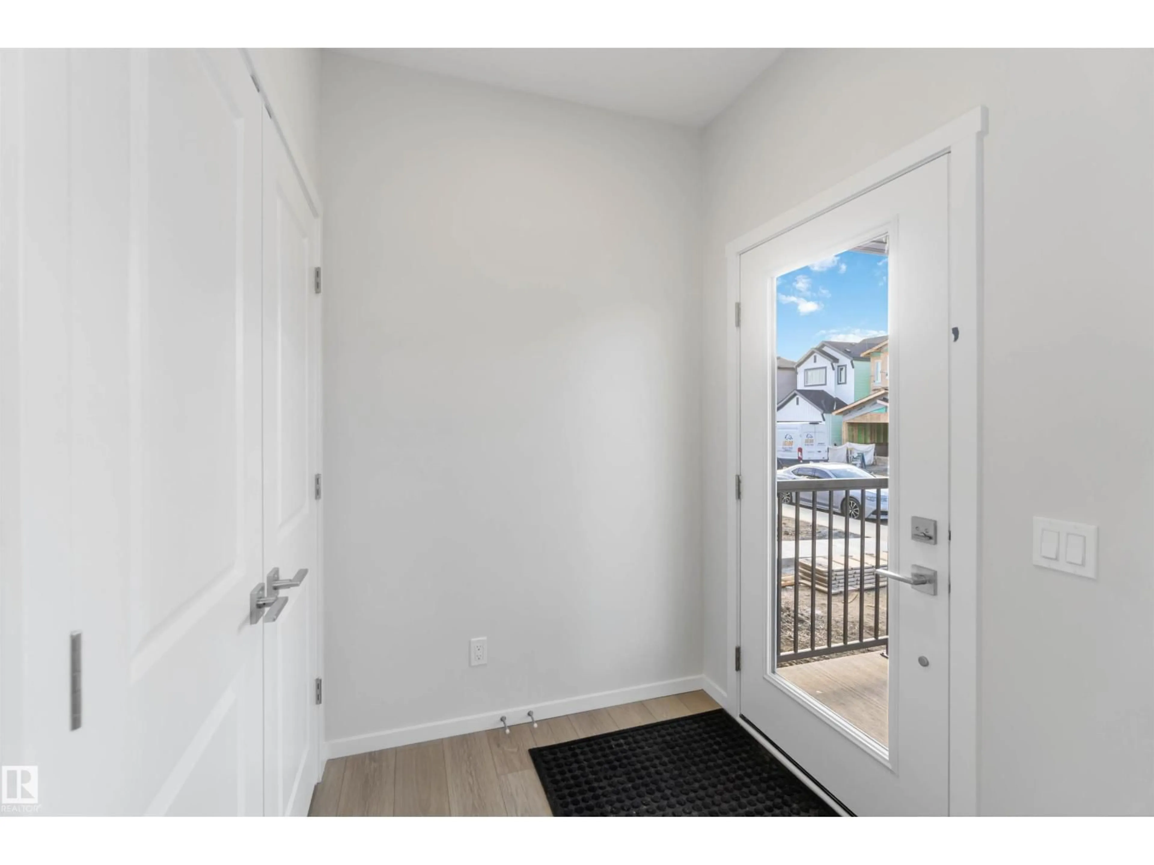 Indoor entryway for 18940 28 AV, Edmonton Alberta T6M3H2