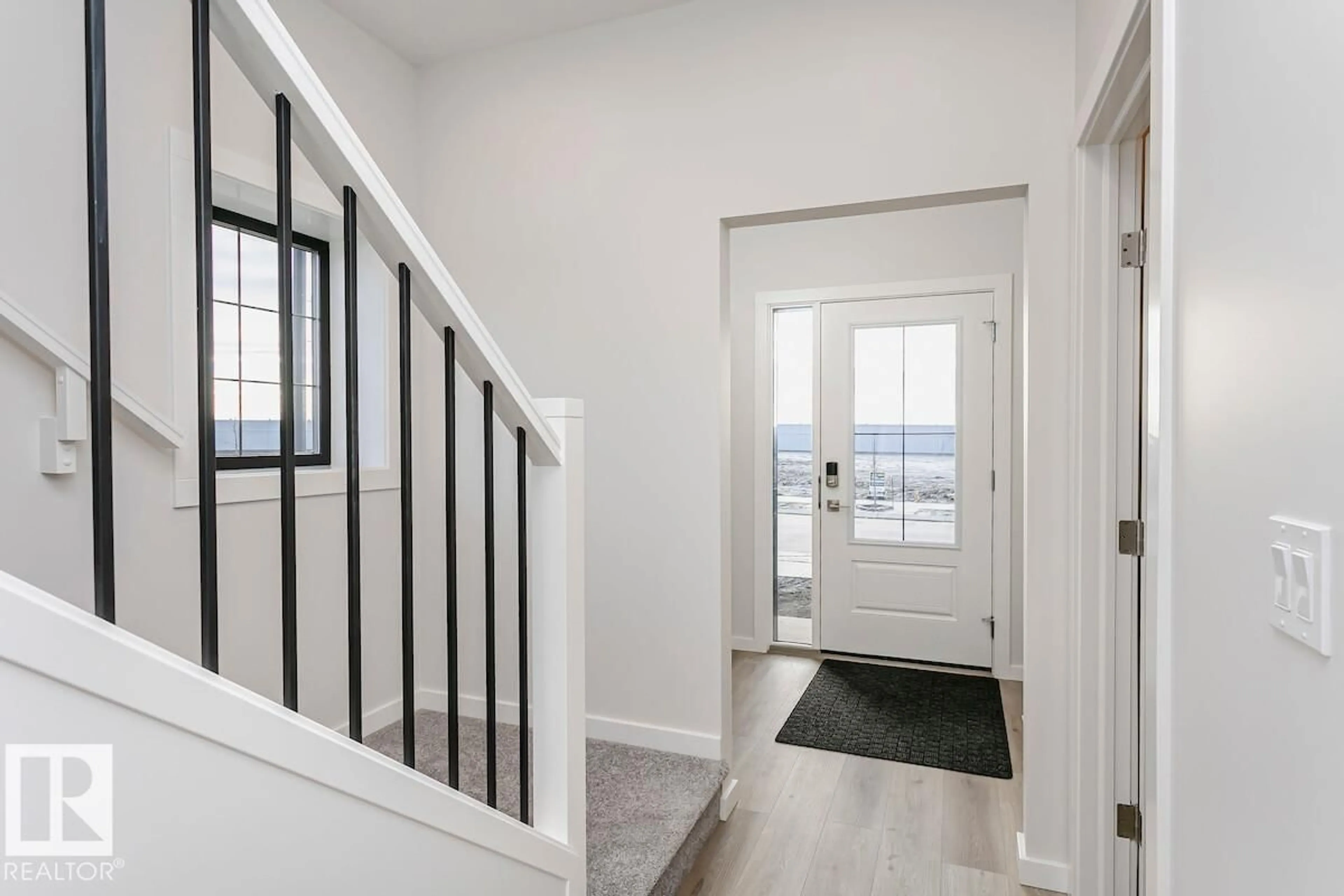 Indoor entryway for 3 CLICHY CL, St. Albert Alberta T8T2E3