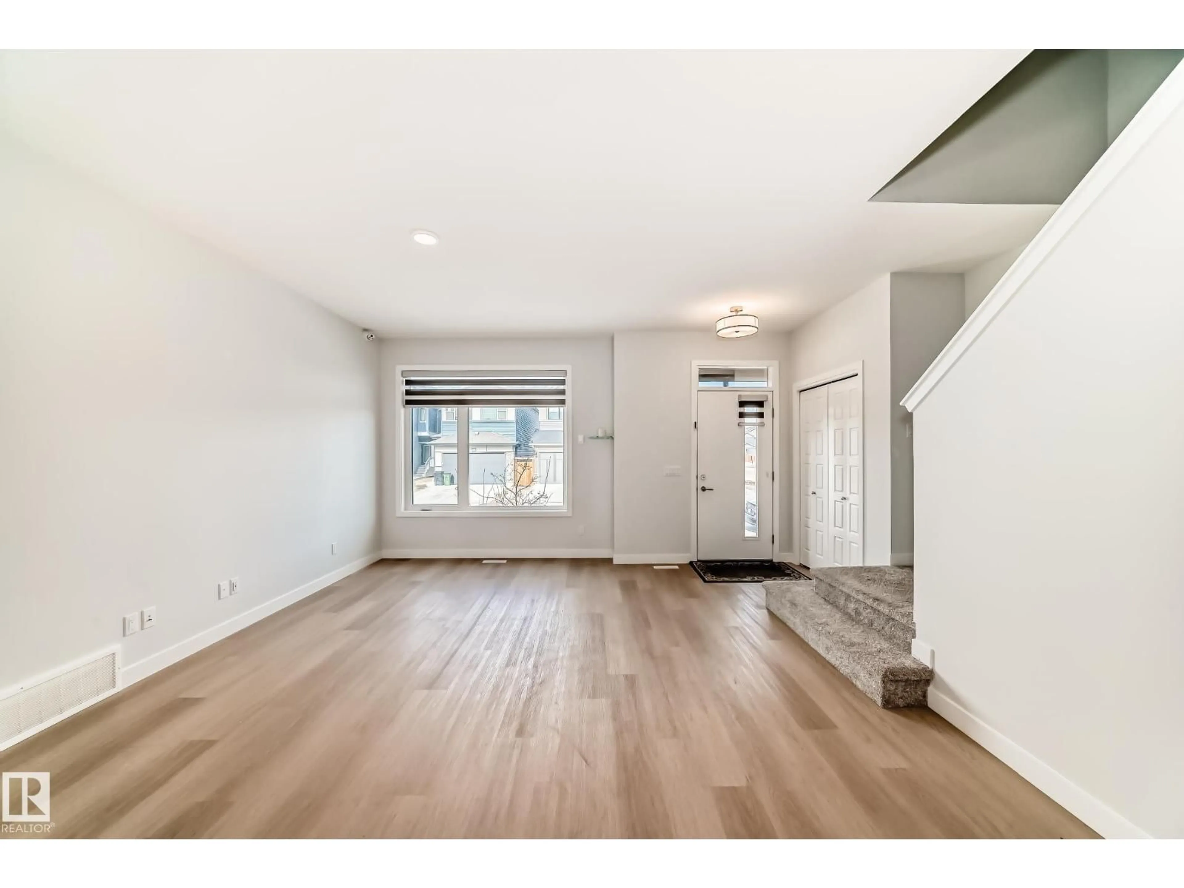 Indoor entryway for LI SW - 4005 HAWTHORN LINK, Edmonton Alberta T6X1Y6