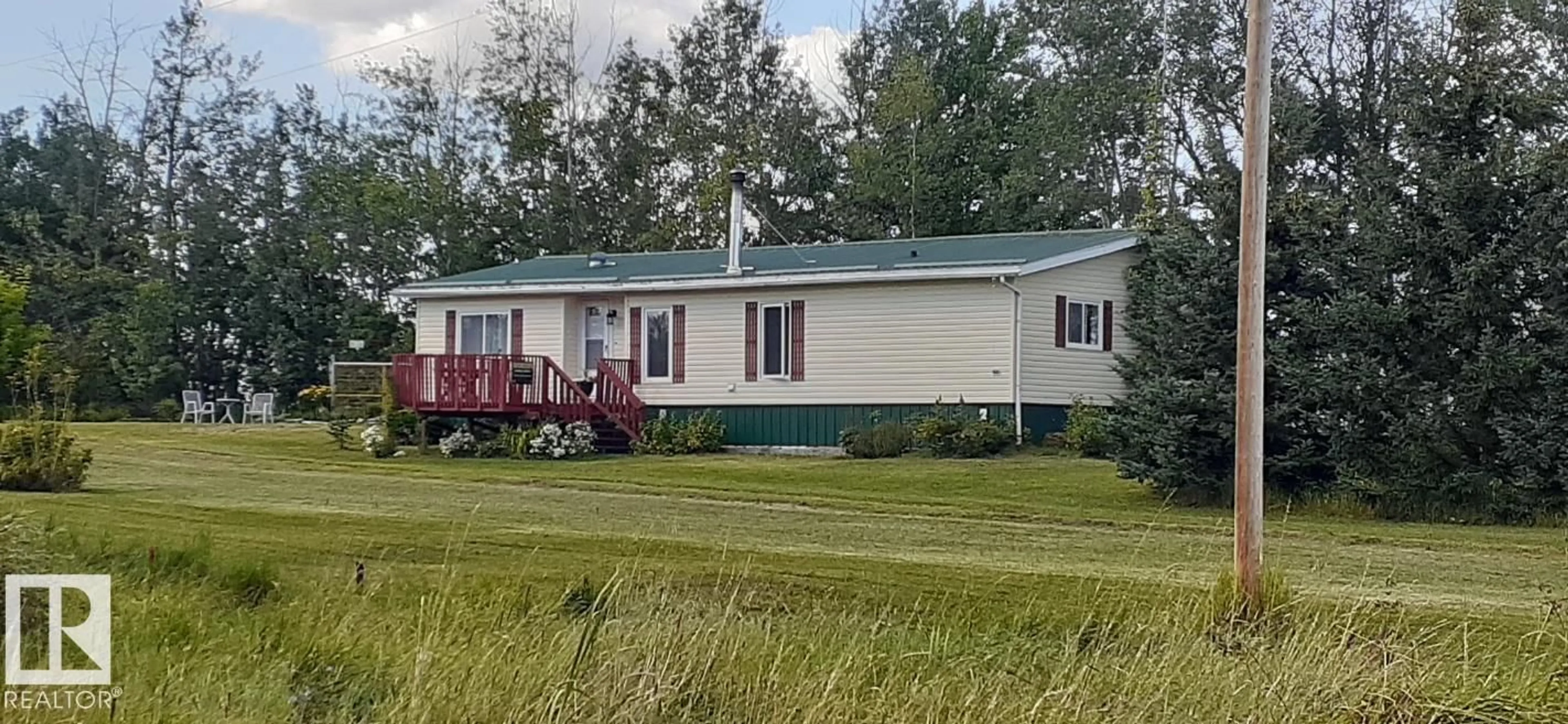 Home with vinyl exterior material, unknown for 55418 RANGE ROAD 70, Rural Lac Ste. Anne County Alberta T0W2A0