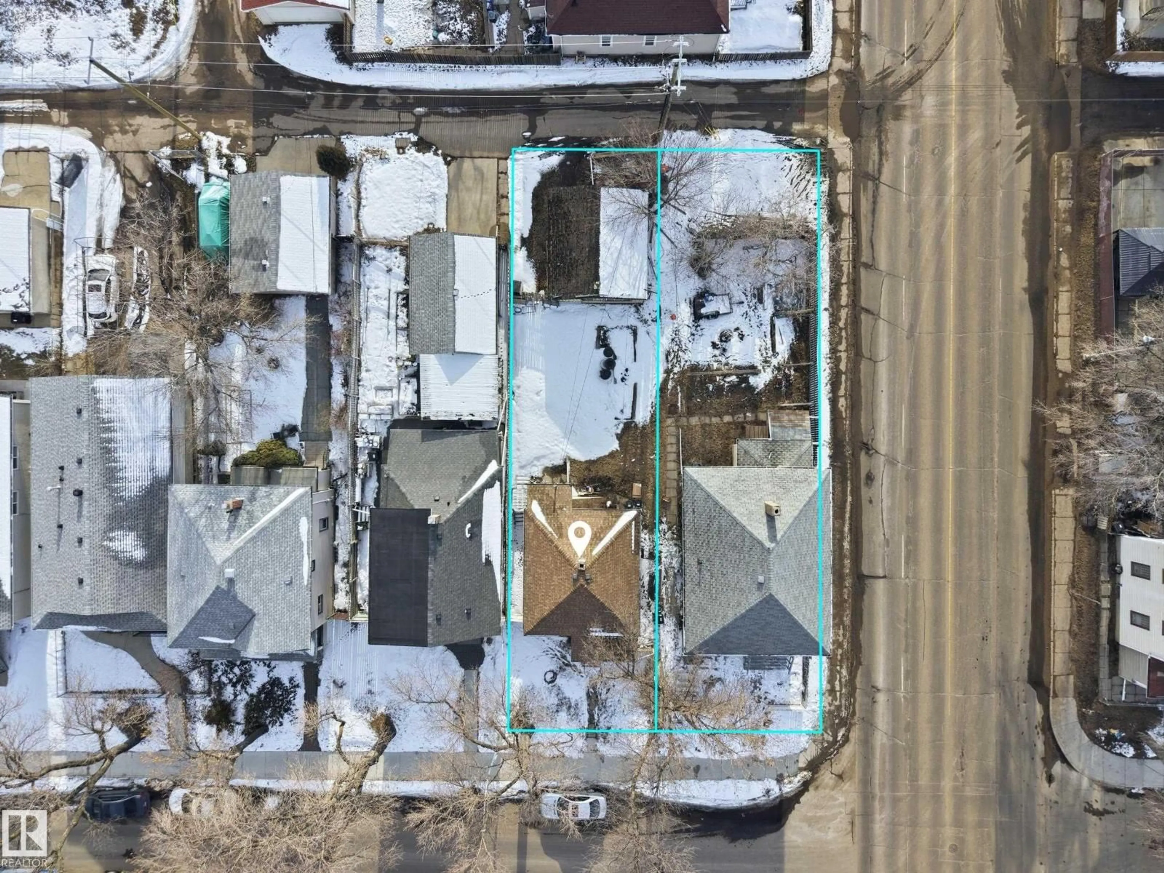 A pic from outside/outdoor area/front of a property/back of a property/a pic from drone, building for NW - 10734 93 ST, Edmonton Alberta T5H1Y3