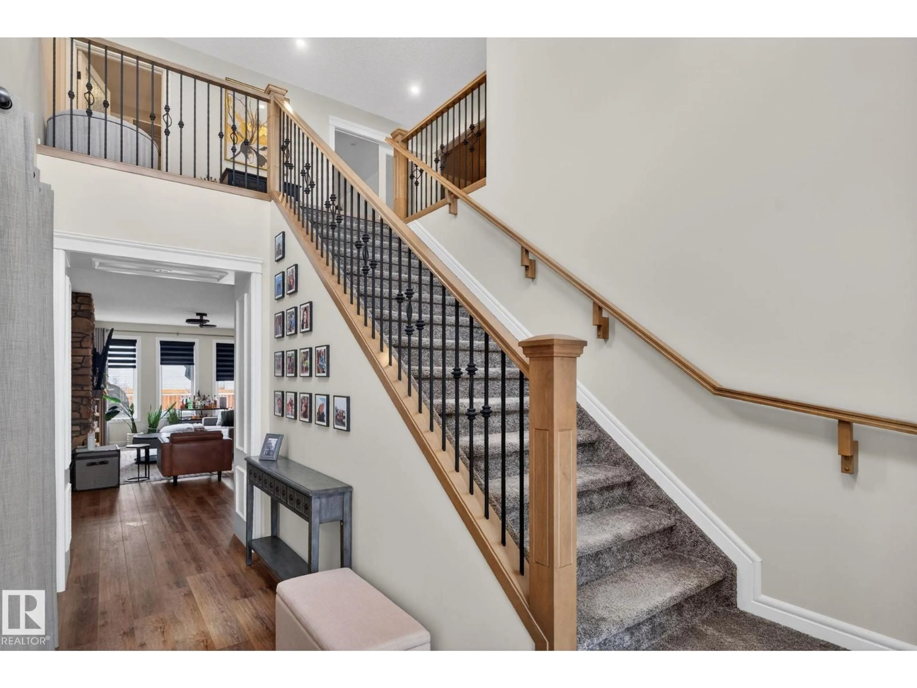 Unknown for SW - 924 173 ST, Edmonton Alberta T6W3V5