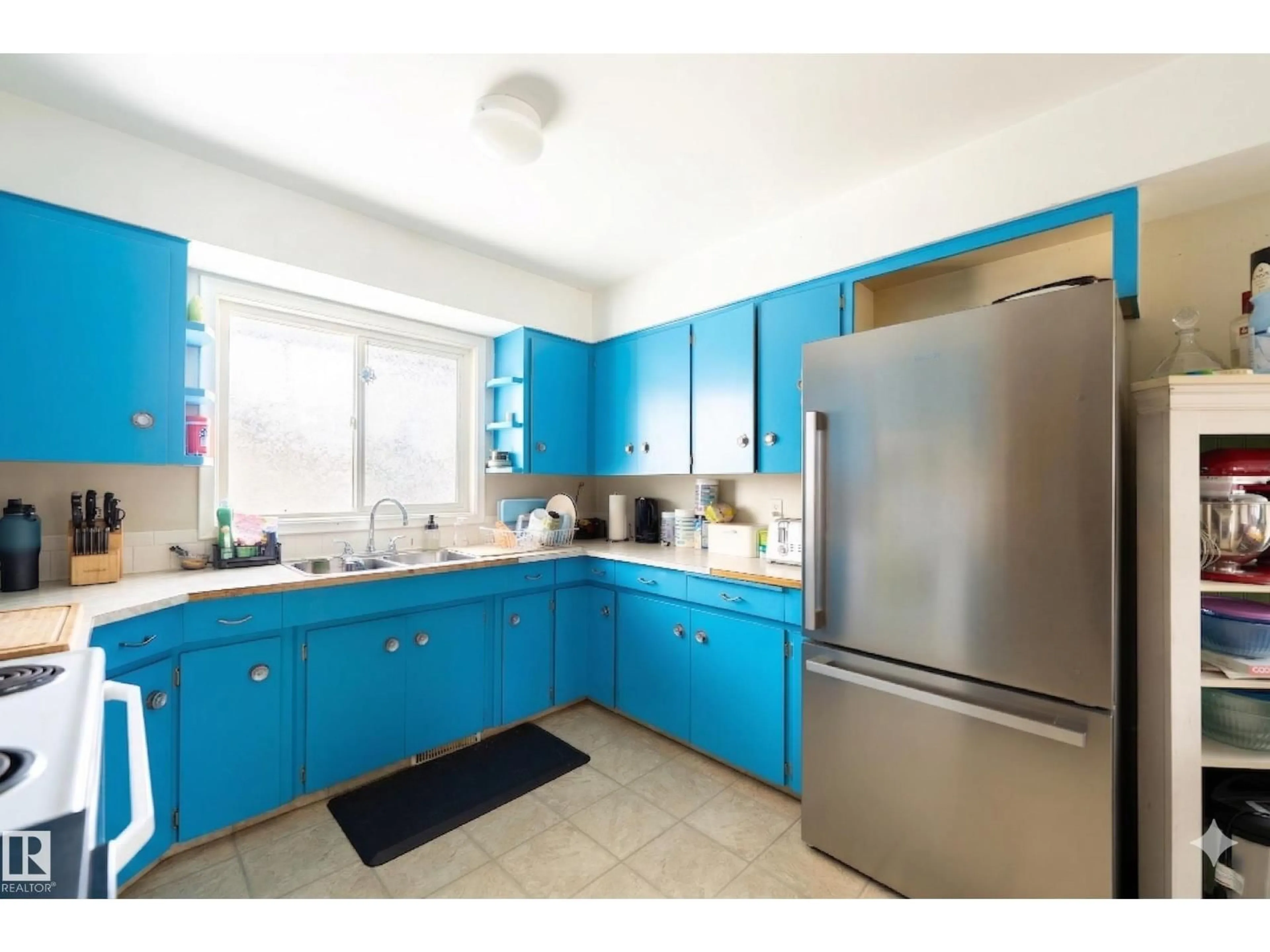Standard kitchen, unknown for NW - 13524 113A ST, Edmonton Alberta T5R5C4