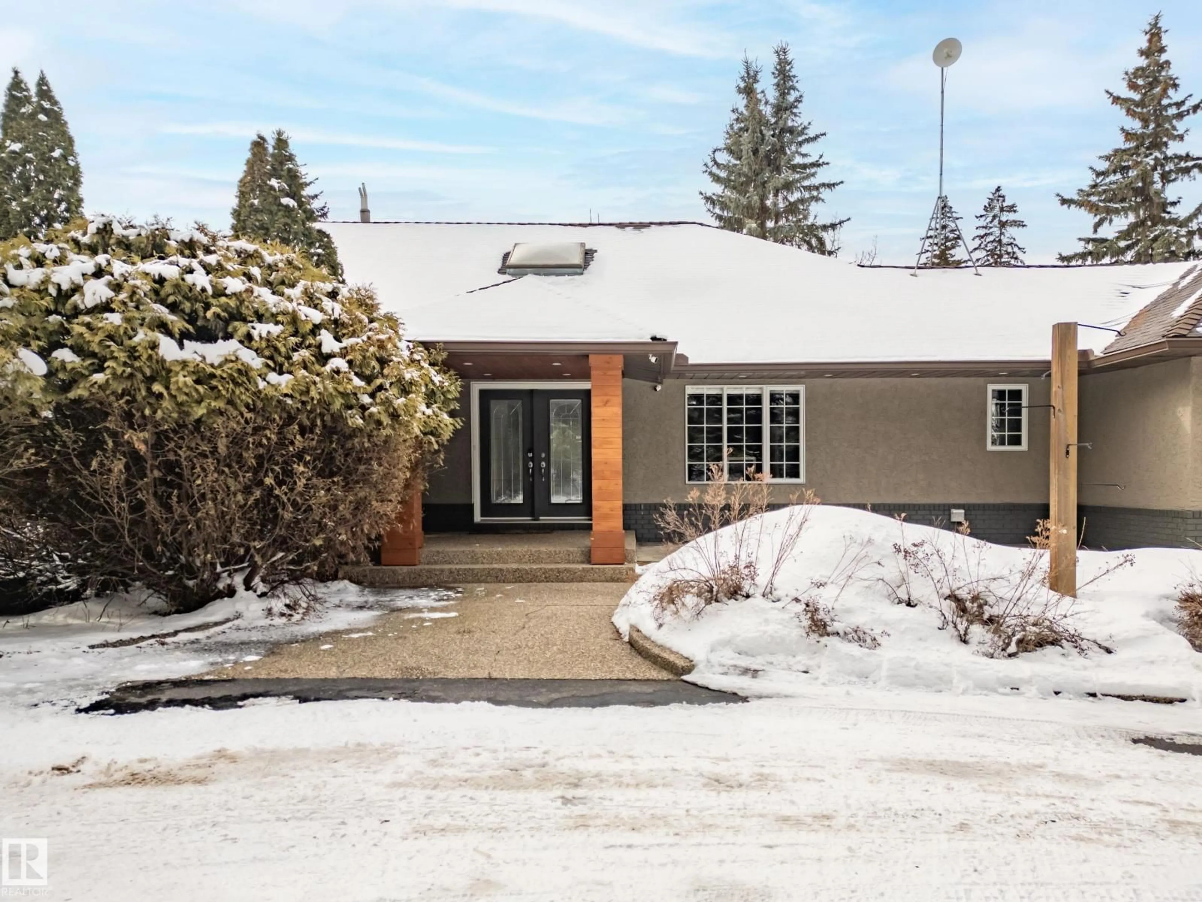 Indoor foyer for A - 53220 RGE ROAD 261 RGE ROAD, Rural Parkland County Alberta T7Y1A2