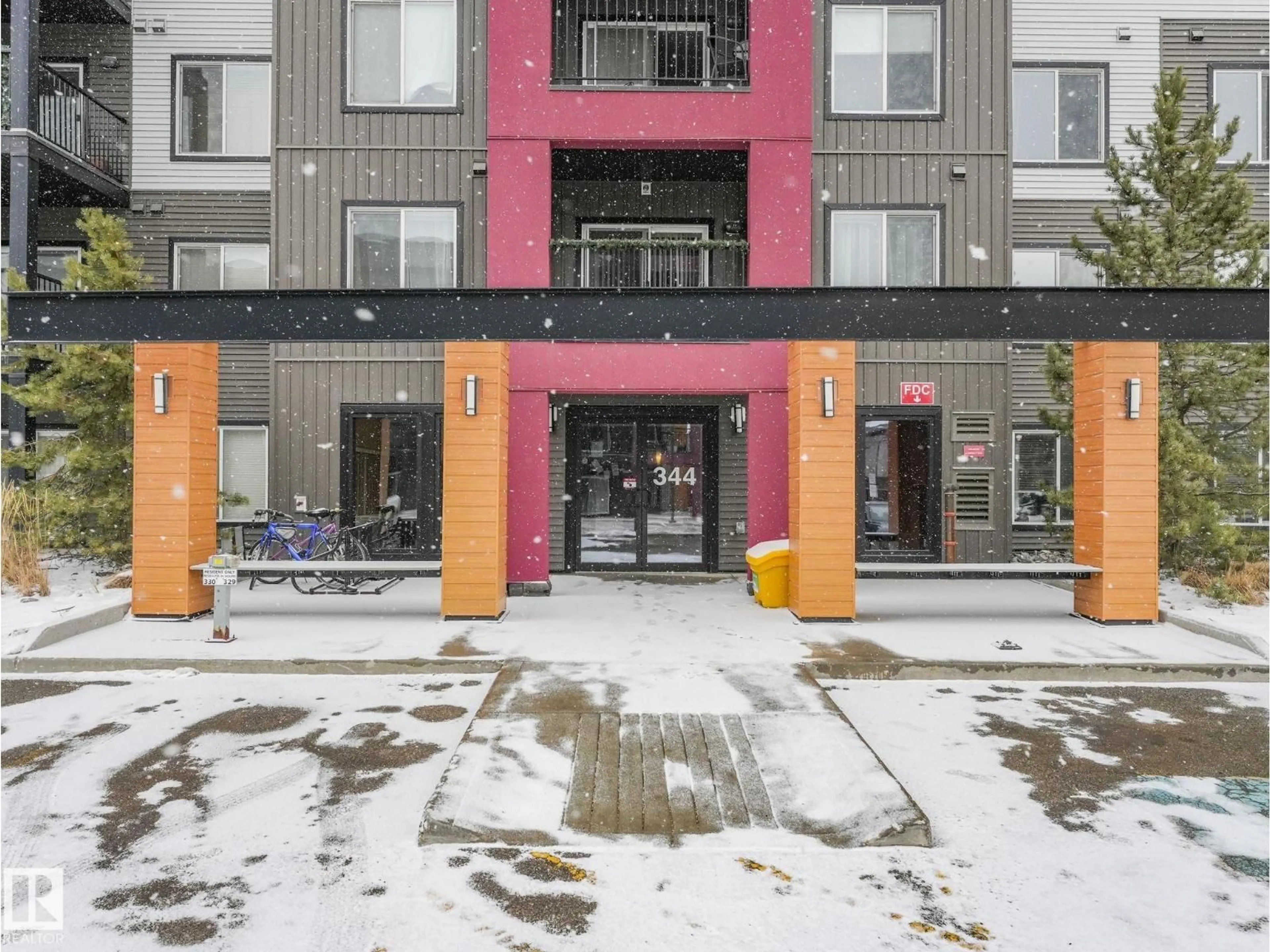 Indoor foyer for 131 WINDERMERE RD, Edmonton Alberta T6W2P2