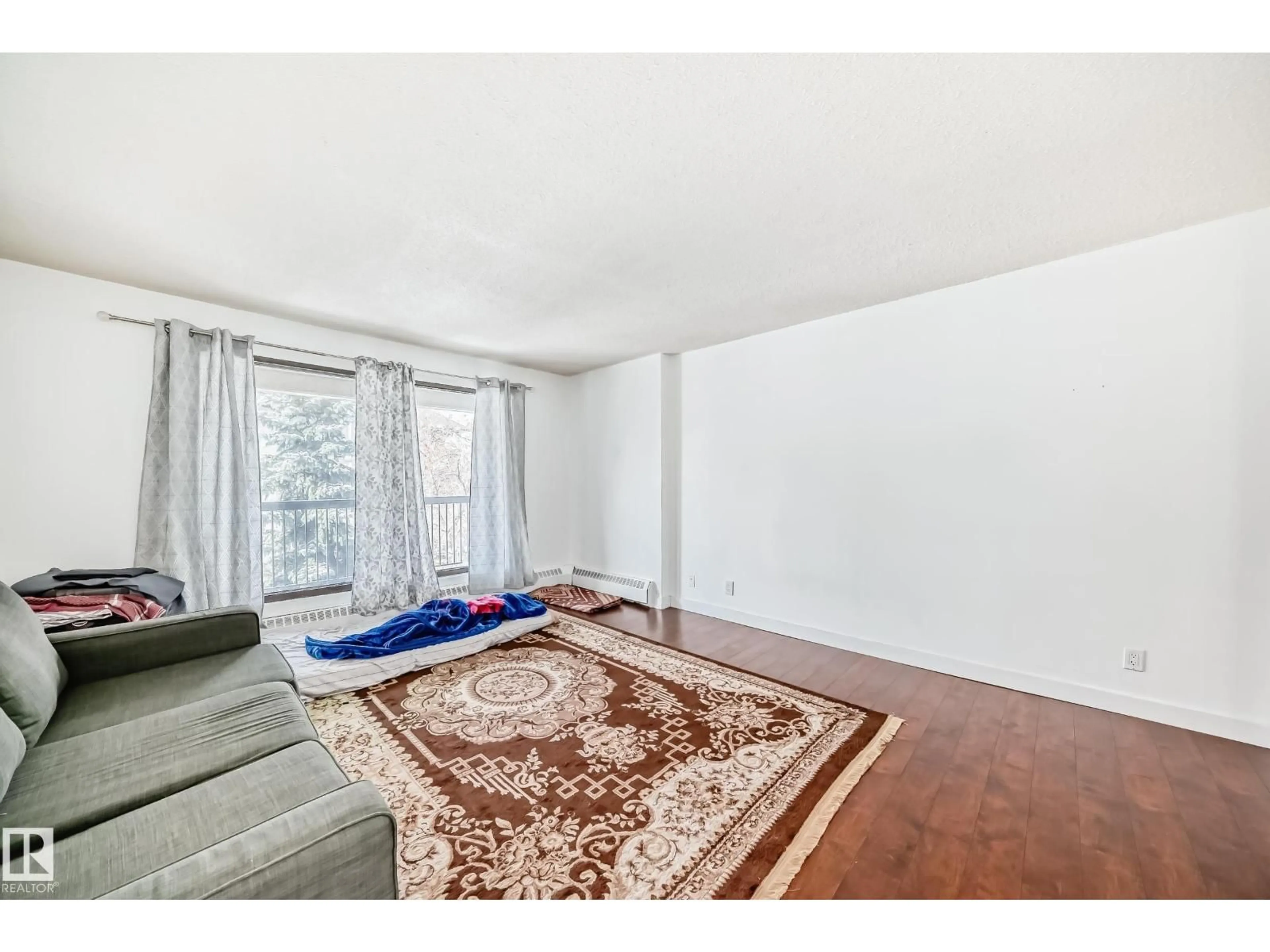 A pic of a room for #305 - 12841 65 ST, Edmonton Alberta T5A4N4