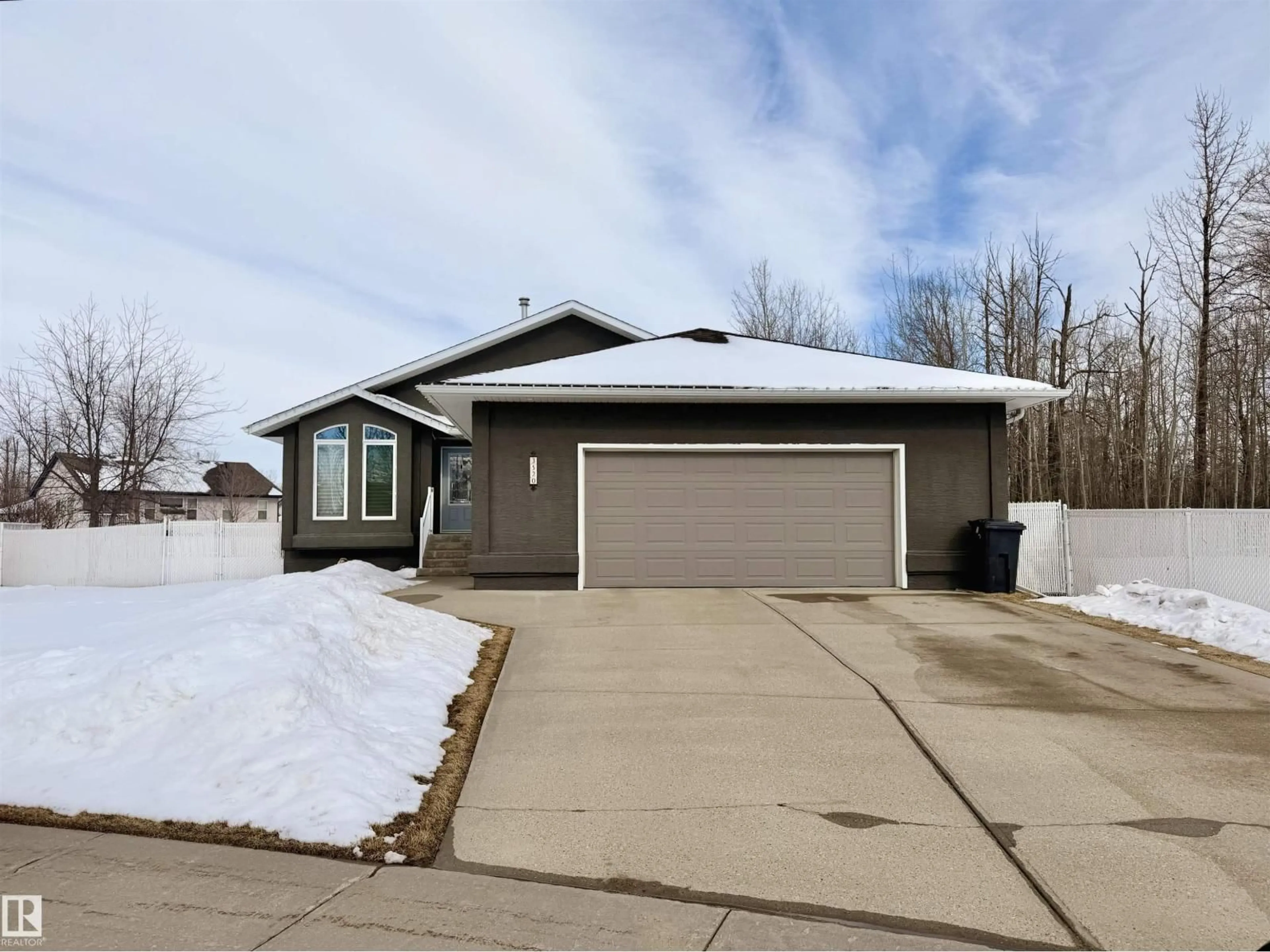 Home with vinyl exterior material, street for 3520 45 ST, Drayton Valley Alberta T7A1W3
