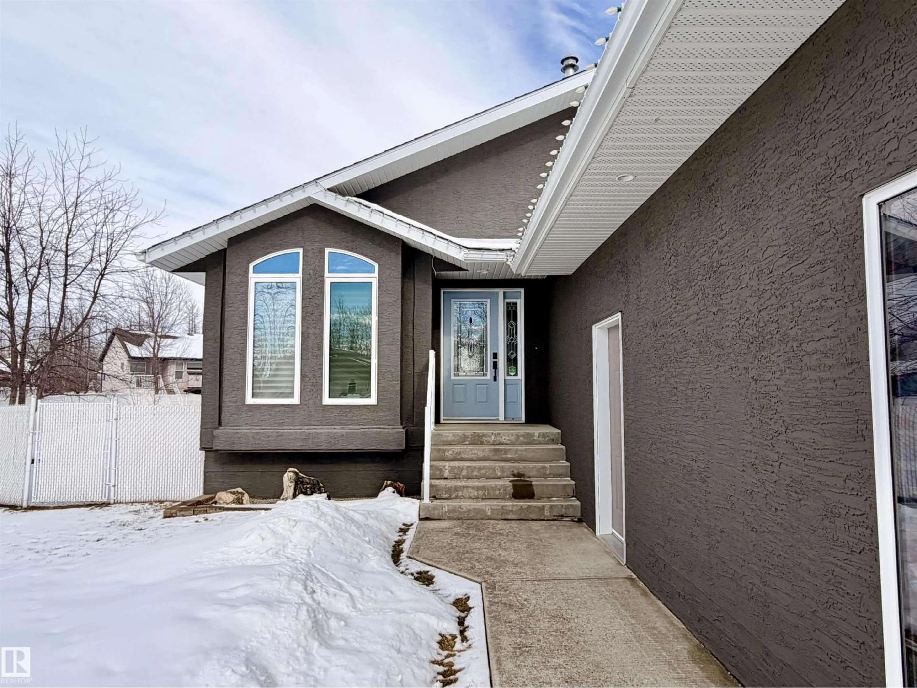 Home with vinyl exterior material, street for 3520 45 ST, Drayton Valley Alberta T7A1W3