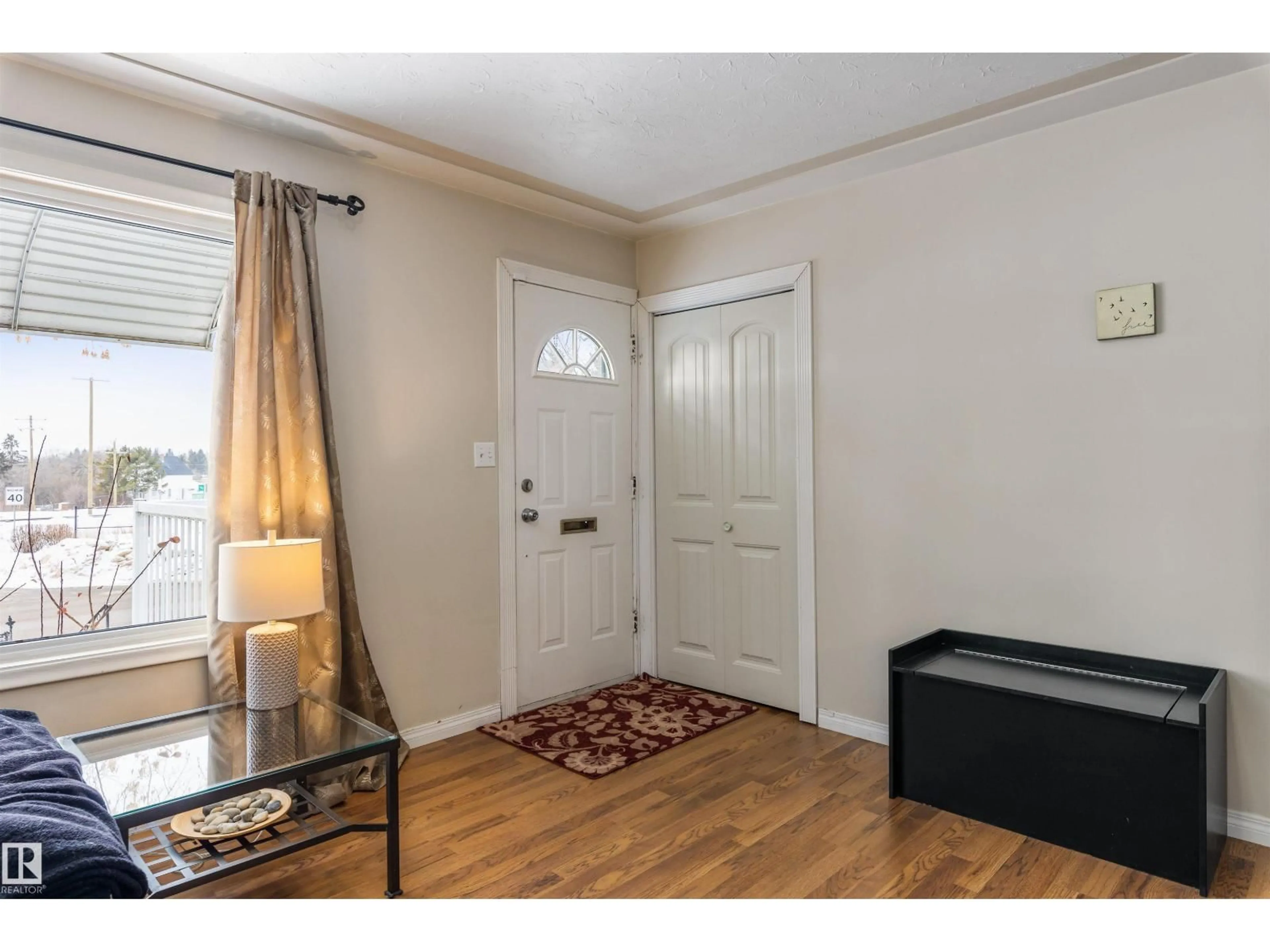 Indoor entryway for 65 MISSION AV, St. Albert Alberta T8N1H9