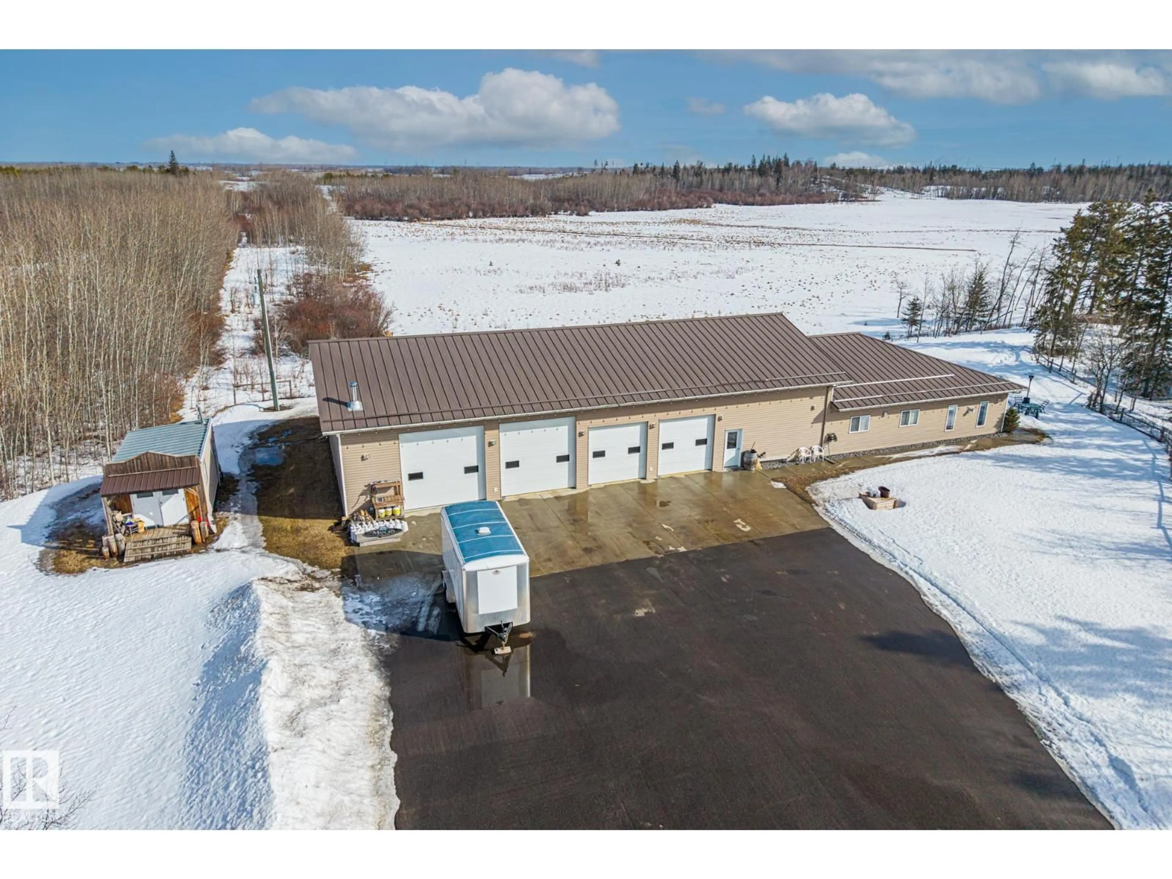 A pic from outside/outdoor area/front of a property/back of a property/a pic from drone, unknown for 56515 RGE ROAD 222, Rural Sturgeon County Alberta T0A1N4