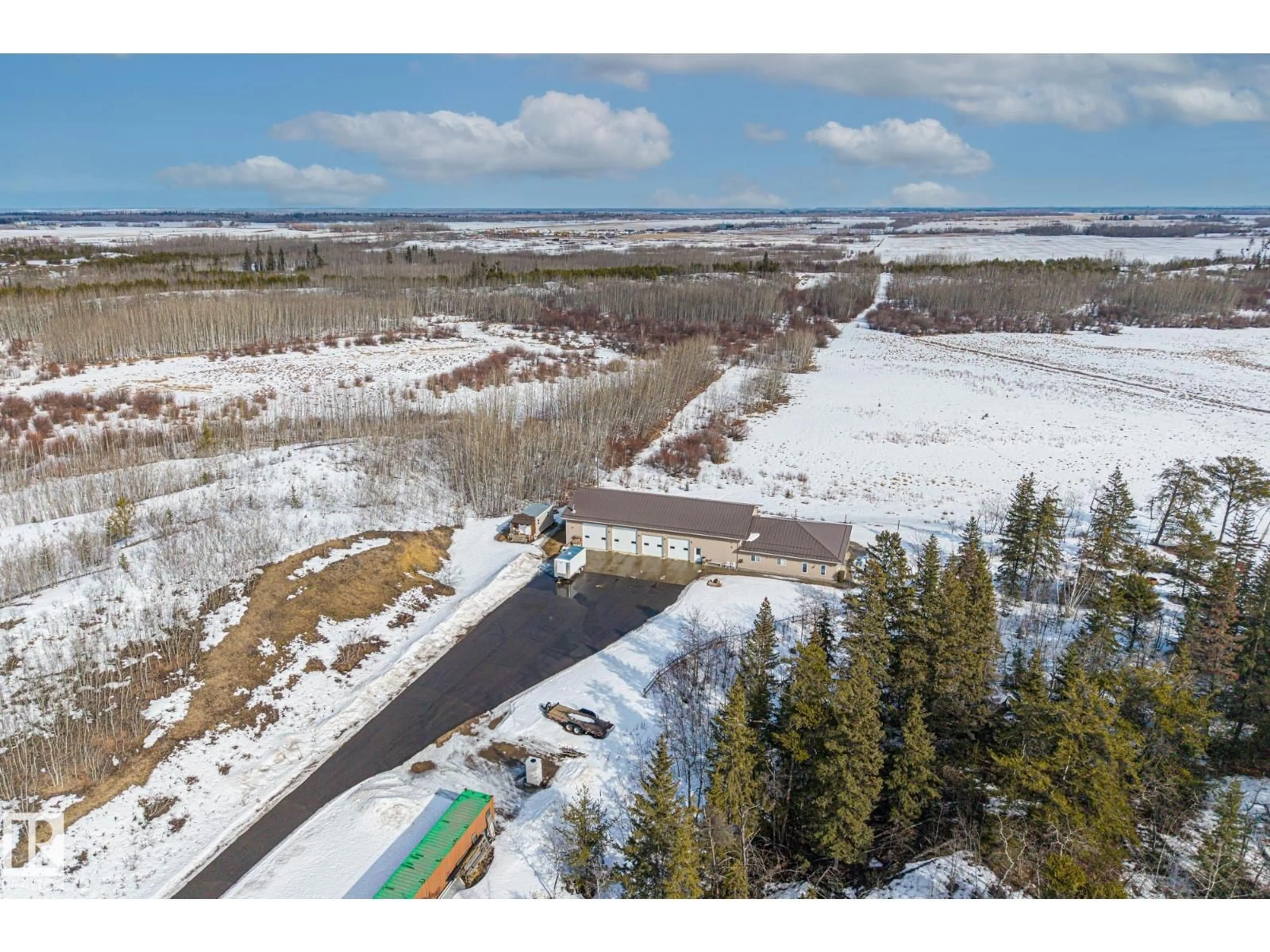 A pic from outside/outdoor area/front of a property/back of a property/a pic from drone, unknown for 56515 RGE ROAD 222, Rural Sturgeon County Alberta T0A1N4