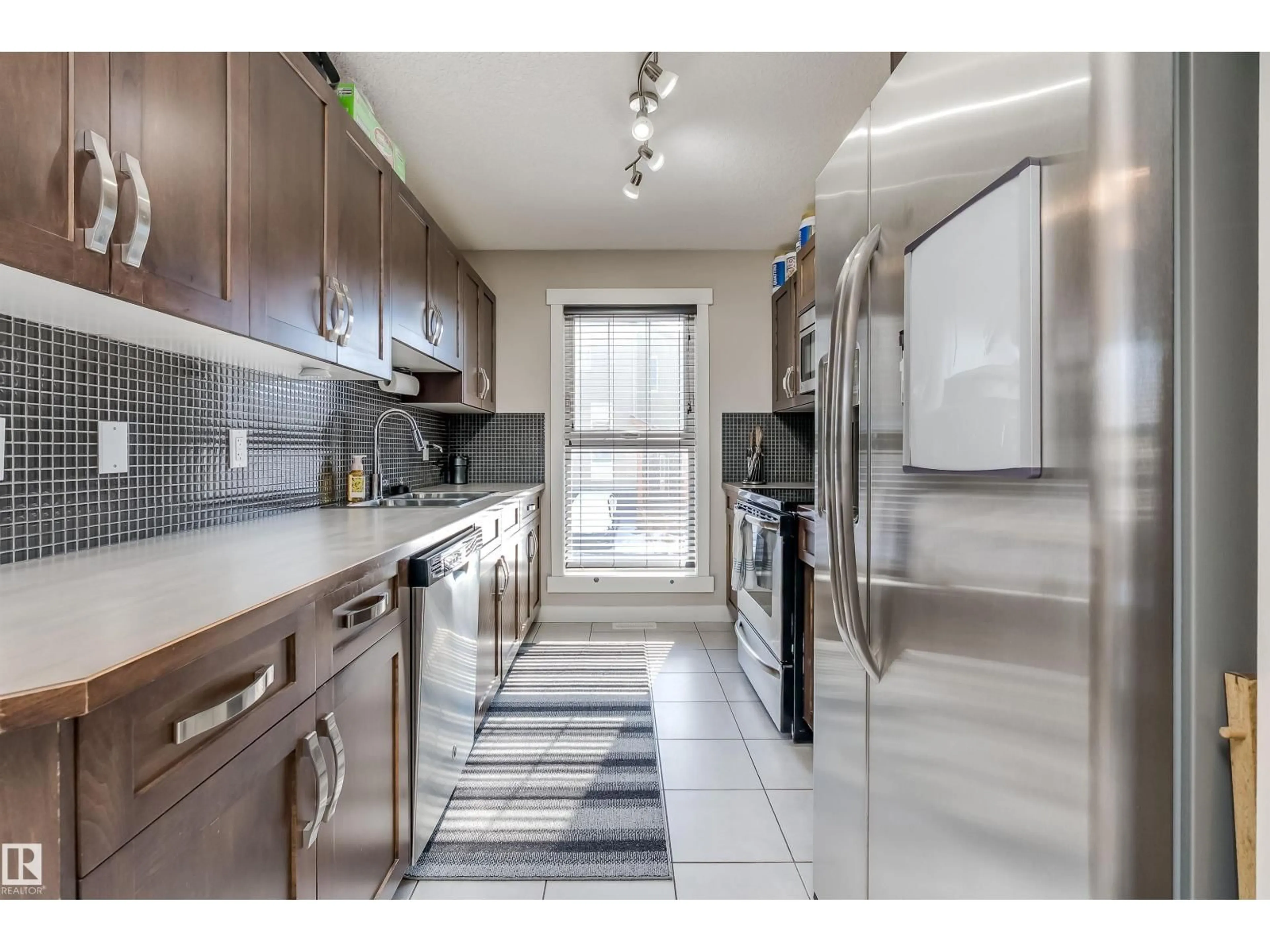 Unknown for 160 SOUTHFORK DR, Leduc Alberta T9E0X1