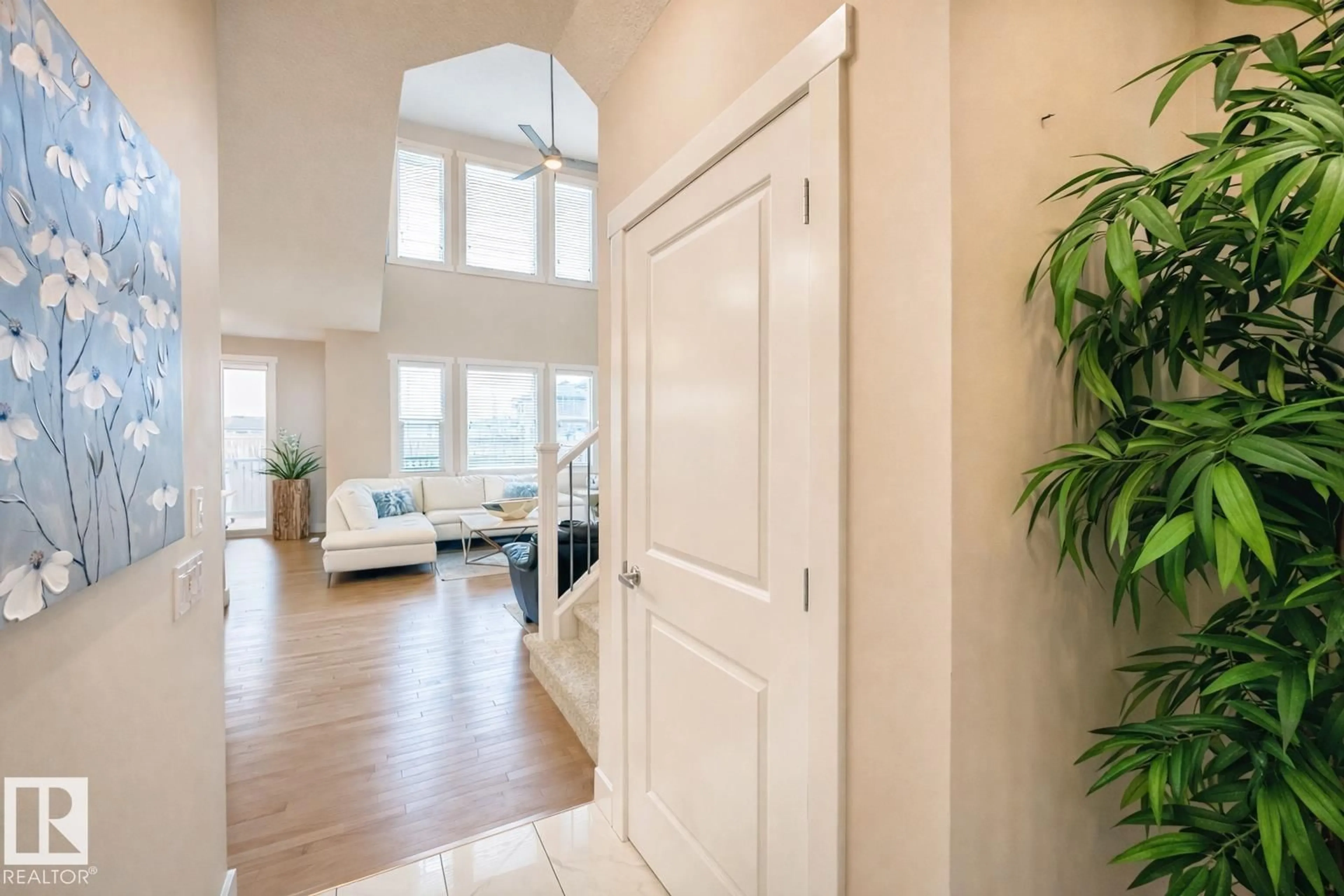 Indoor entryway for NW - 20119 29 AV, Edmonton Alberta T6M0W6