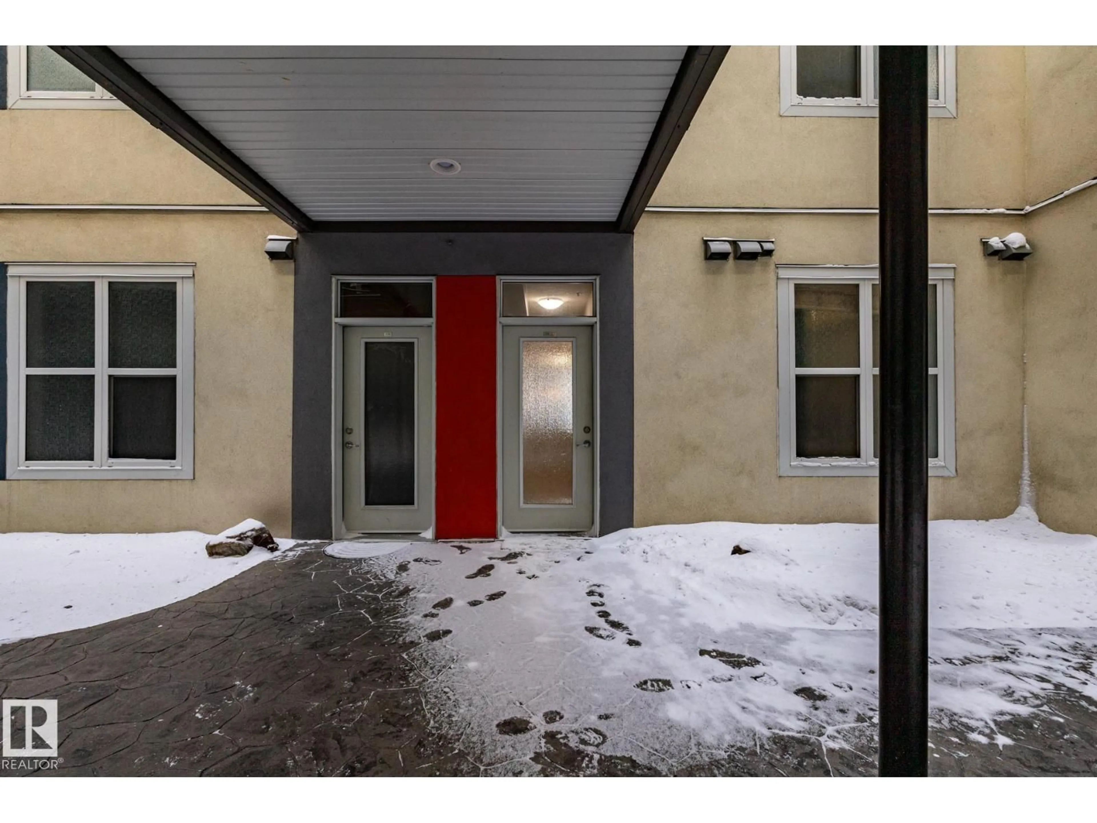 Indoor entryway for #210 - 10147 112 ST, Edmonton Alberta T5K1M1