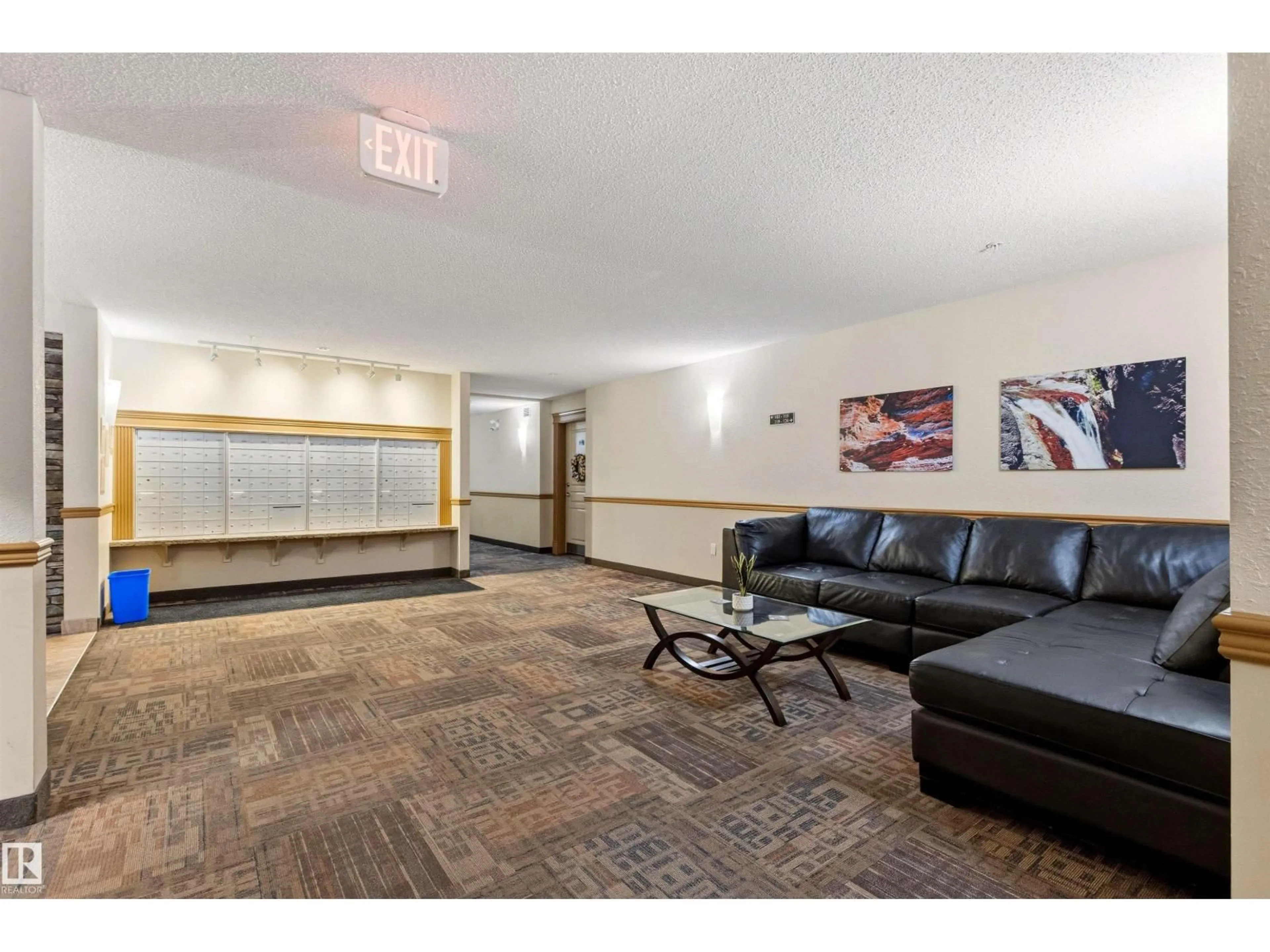 Lobby for 2045 - 224 GRANTHAM CO, Edmonton Alberta T5T3X6