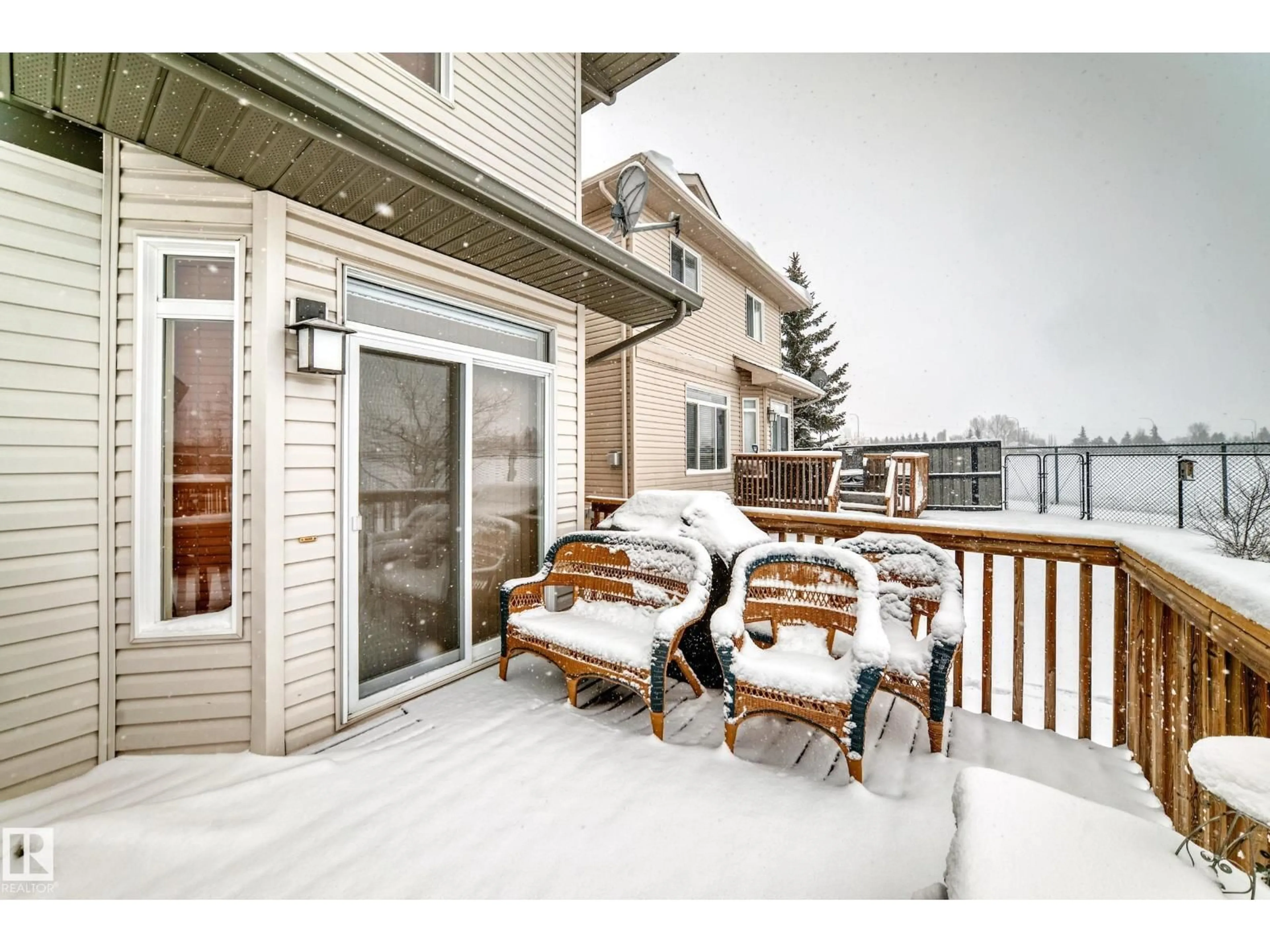 Patio, street for 104 WESTERRA BV, Stony Plain Alberta T5Z2Z7