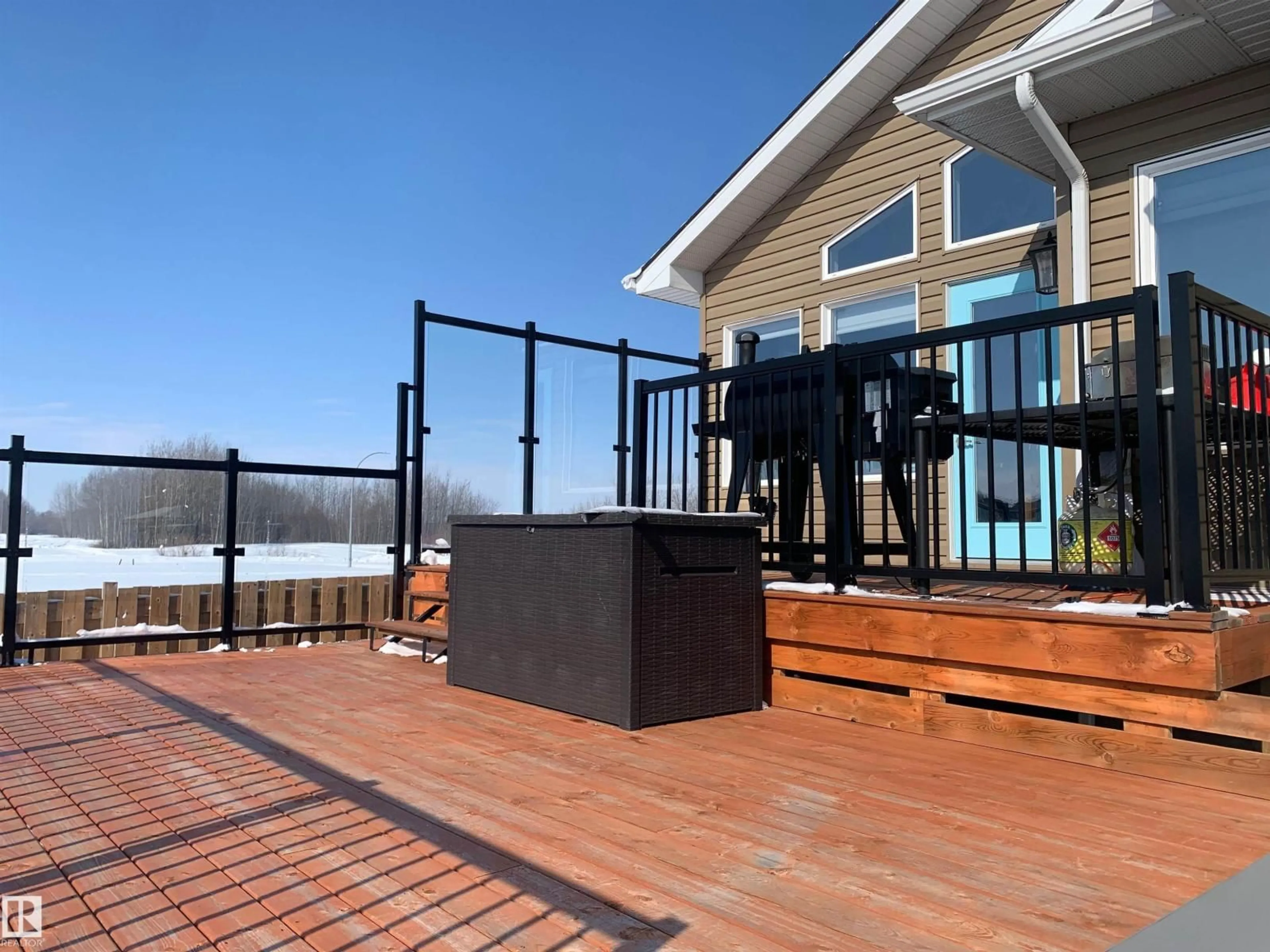 Patio, unknown for 5007 55 AV, Redwater Alberta T0A2W0