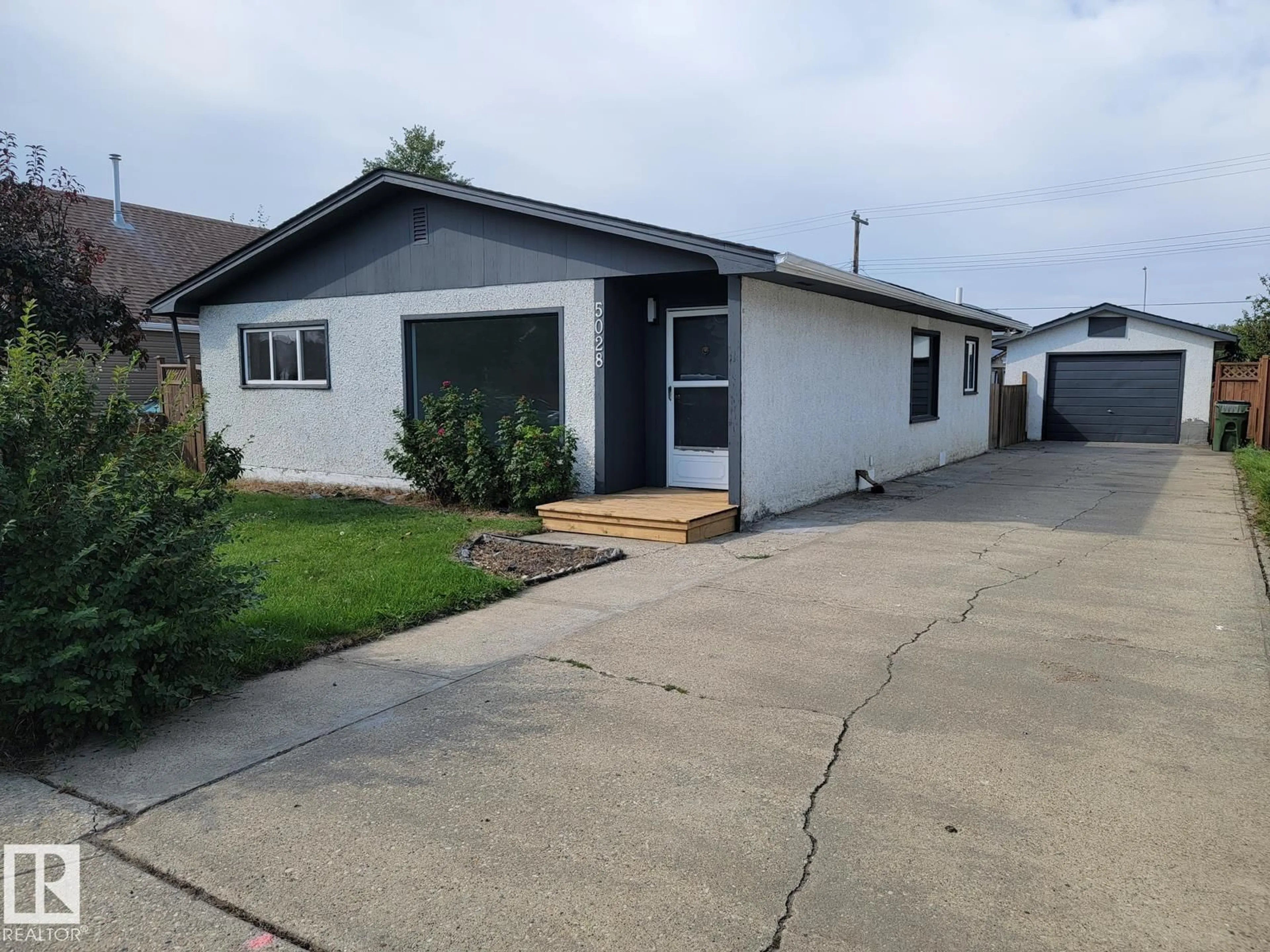 Unknown for 5028 49 AV, Onoway Alberta T0E1V0