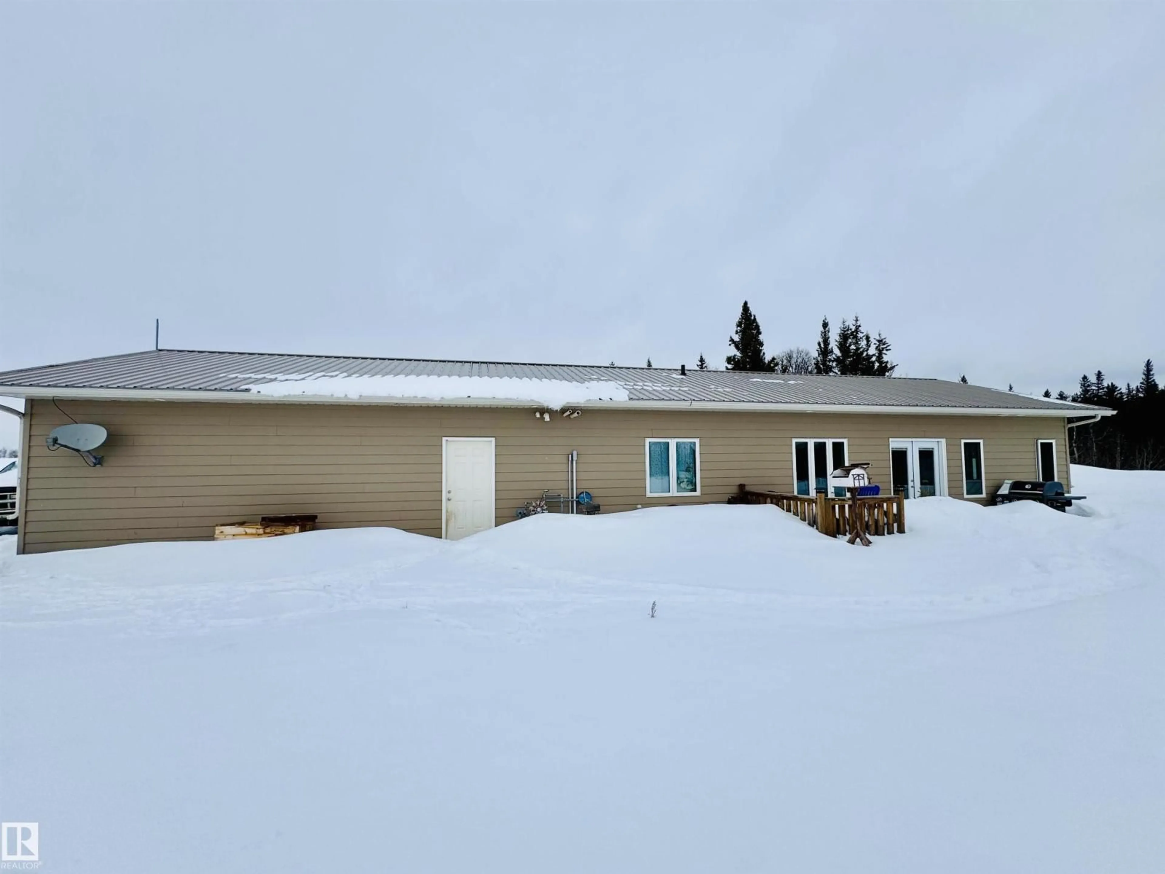 A pic from outside/outdoor area/front of a property/back of a property/a pic from drone, building for 602 - 17459 TOWNSHIP RD, Rural Smoky Lake County Alberta T0A3C0
