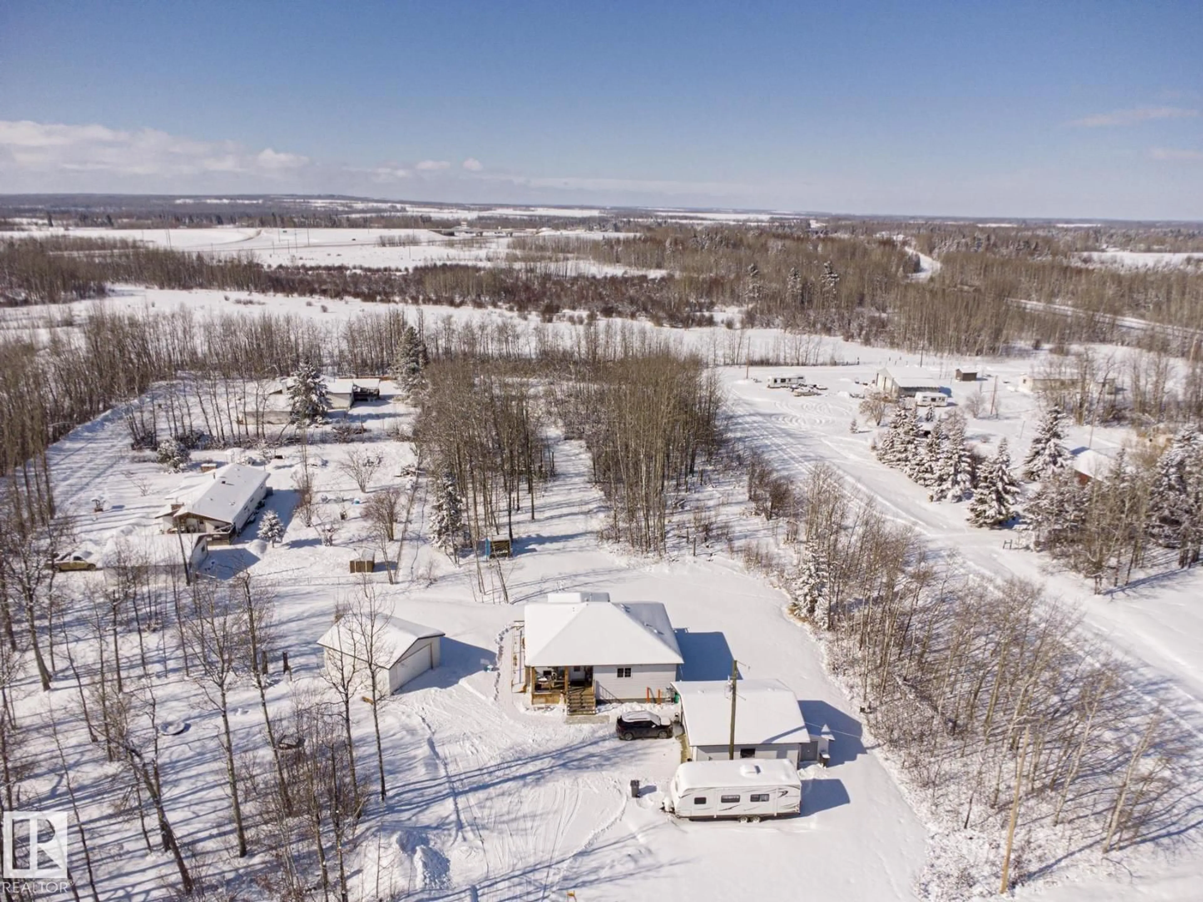 A pic from outside/outdoor area/front of a property/back of a property/a pic from drone, mountain view for 8 MAIN ST, Entwistle Alberta T0E0S0