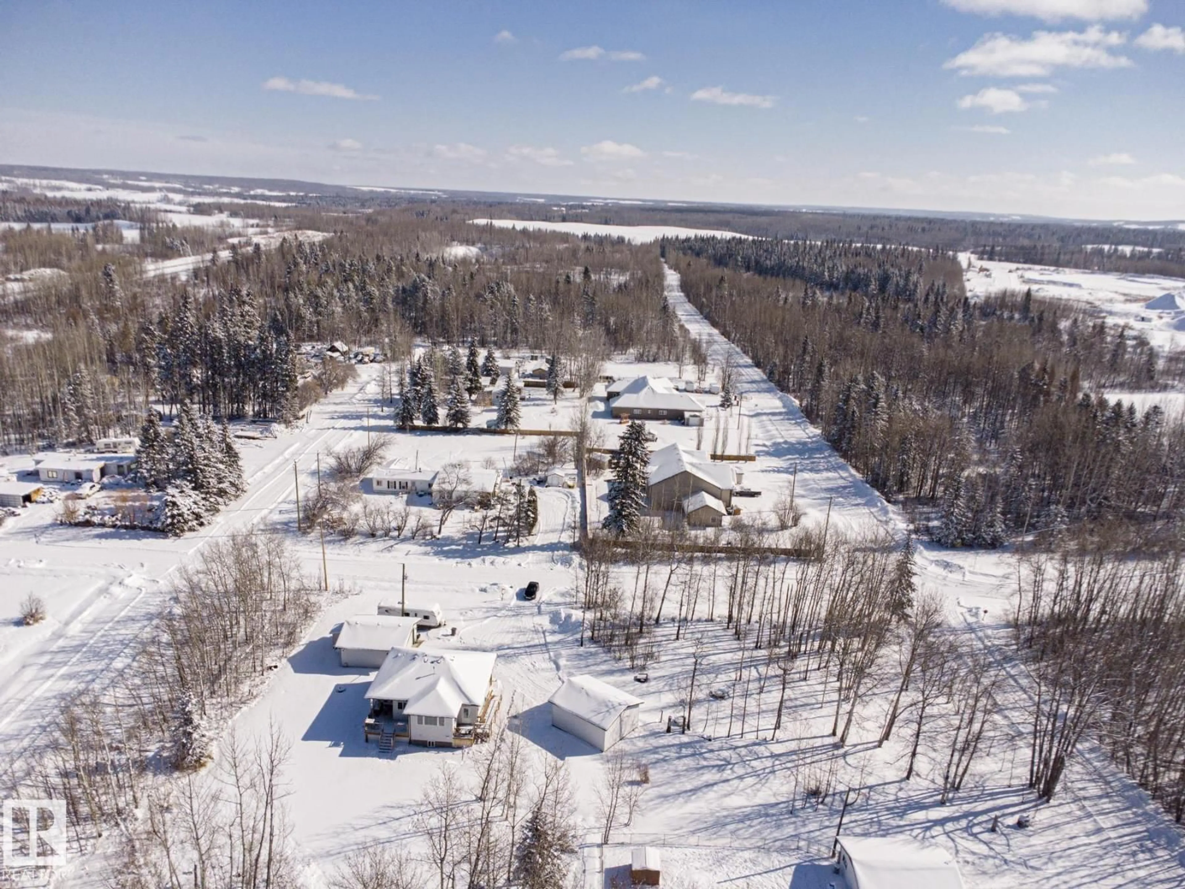 A pic from outside/outdoor area/front of a property/back of a property/a pic from drone, mountain view for 8 MAIN ST, Entwistle Alberta T0E0S0