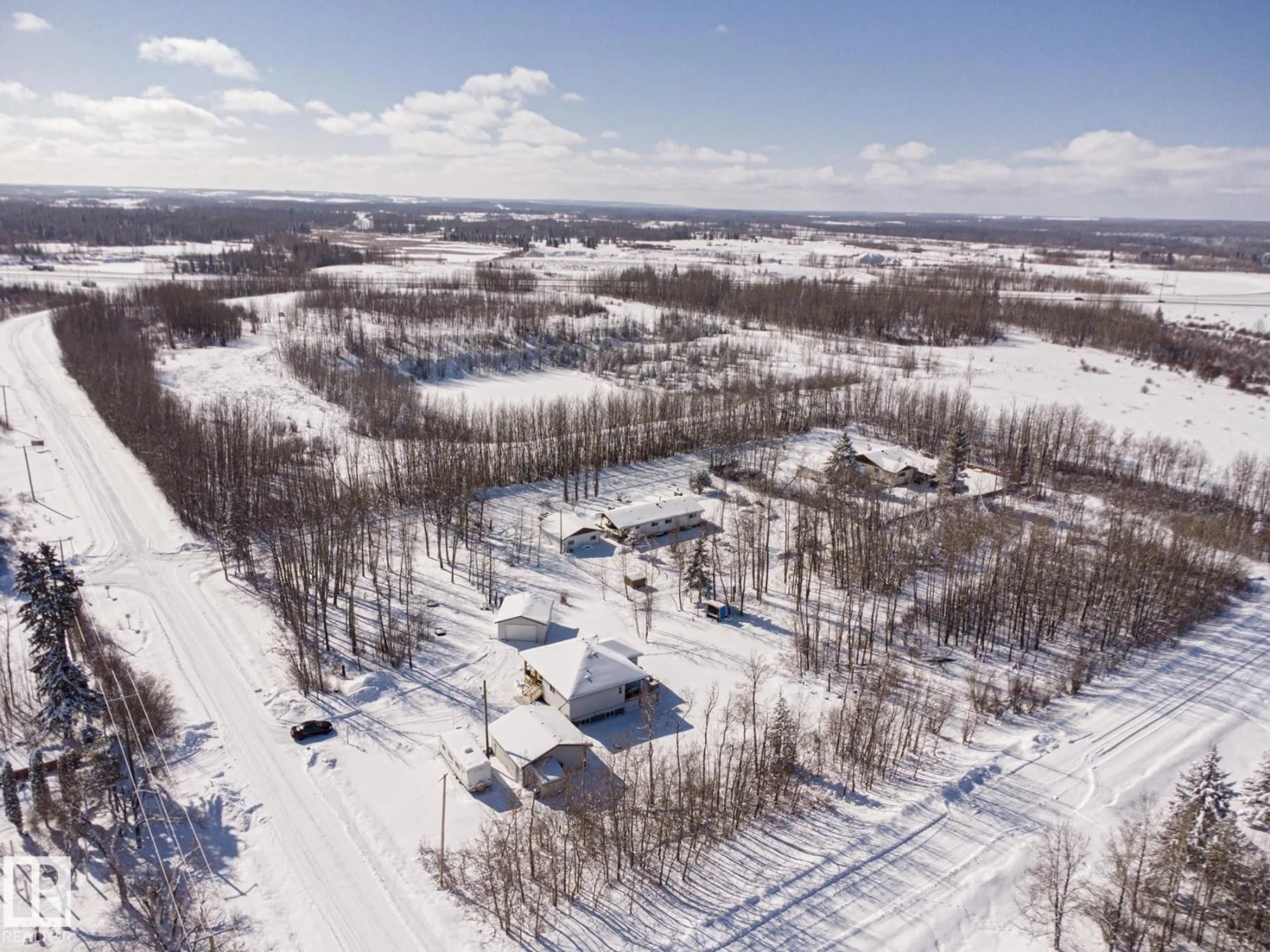 A pic from outside/outdoor area/front of a property/back of a property/a pic from drone, unknown for 8 MAIN ST, Entwistle Alberta T0E0S0