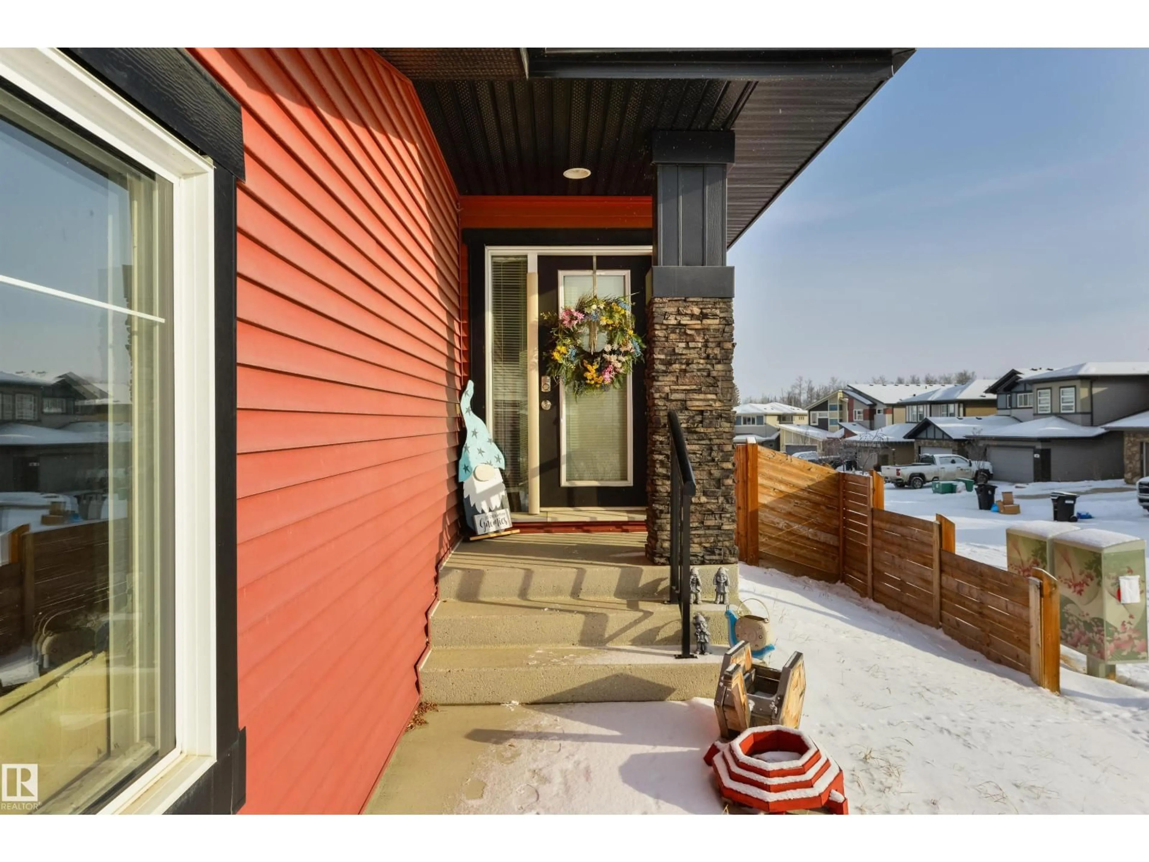 Indoor entryway for 60 VANDERBILT CM, Spruce Grove Alberta T7X0S9
