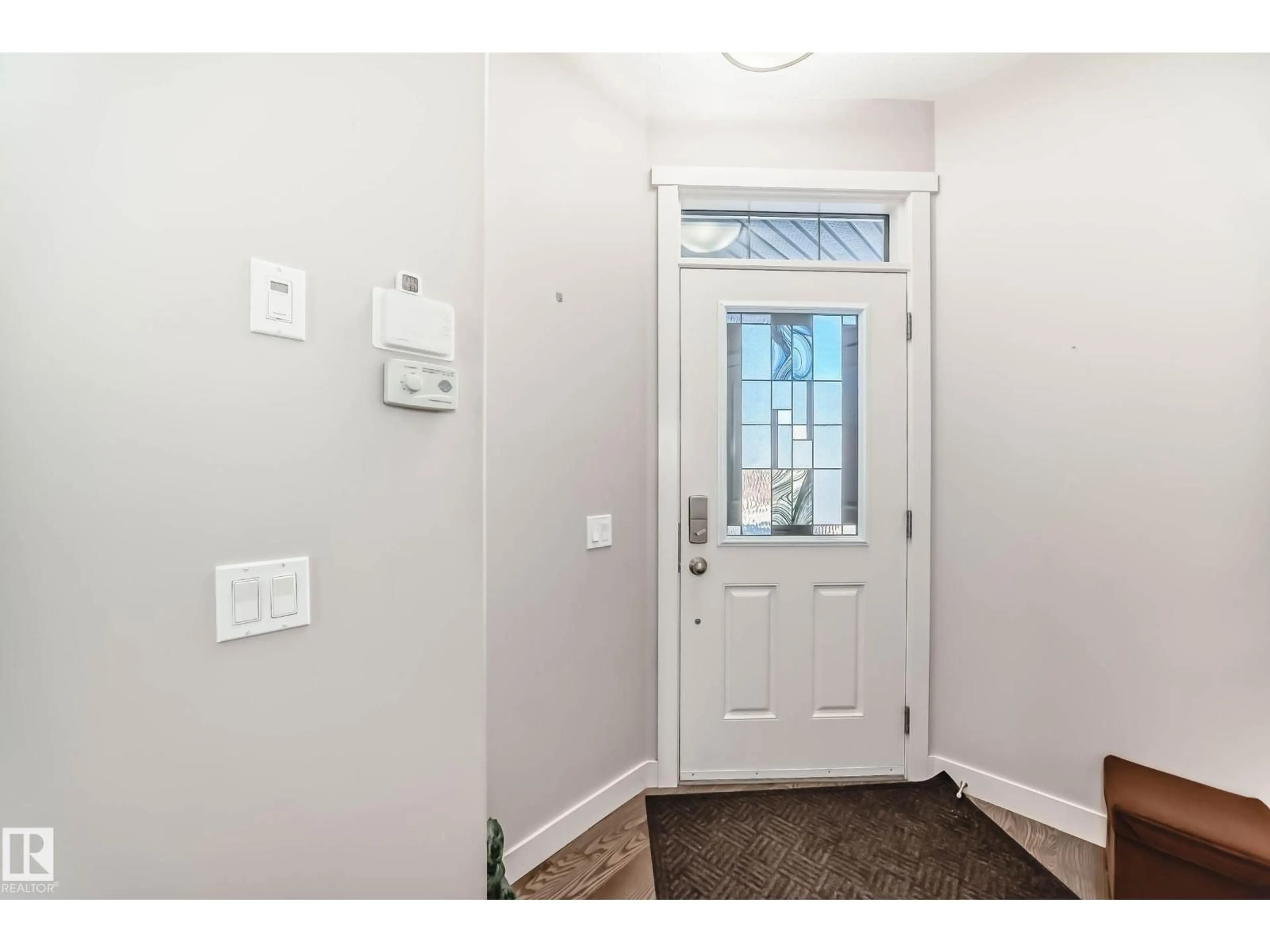 Indoor entryway for NW - 7719 GETTY WD, Edmonton Alberta T5T4L3