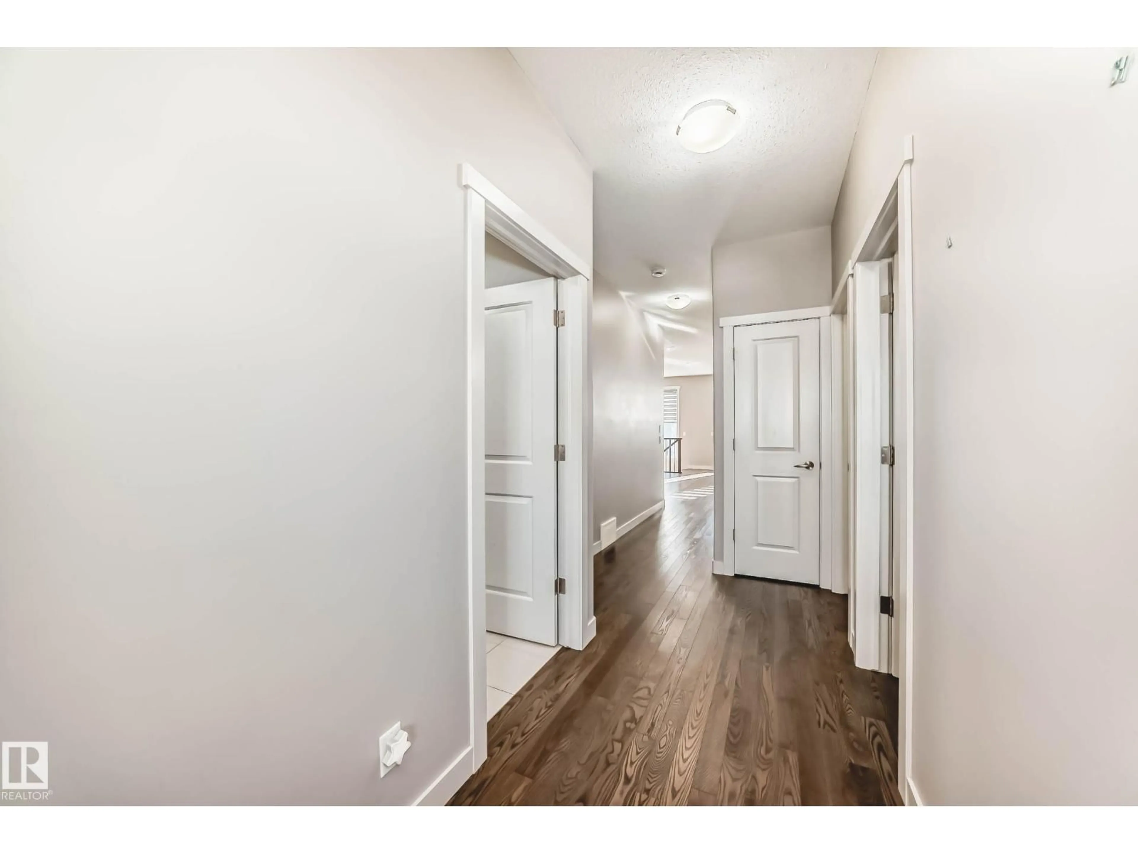 Indoor entryway for NW - 7719 GETTY WD, Edmonton Alberta T5T4L3