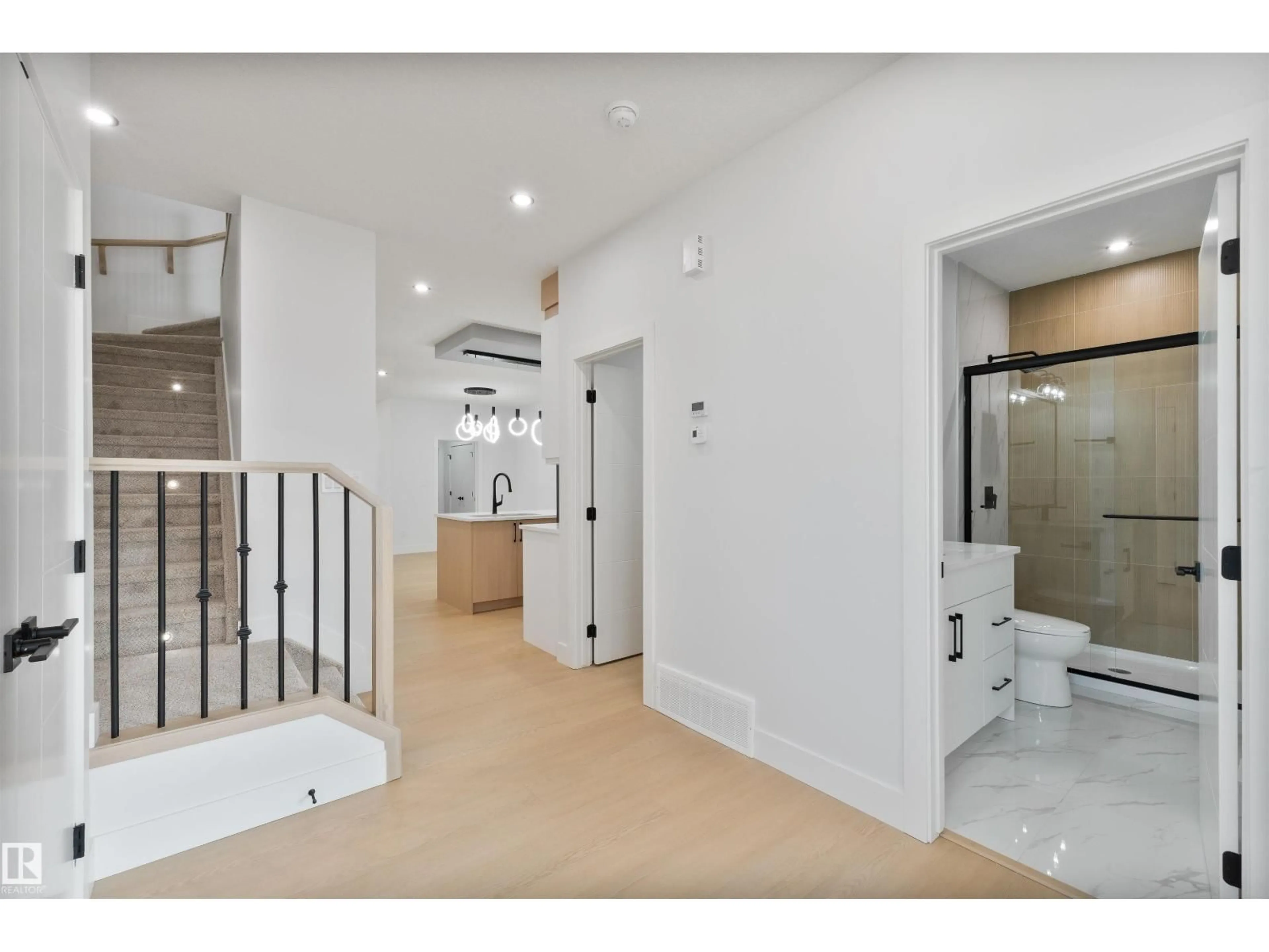 Indoor foyer for 215 FALCON CRESCENT, Leduc Alberta T9E1V2