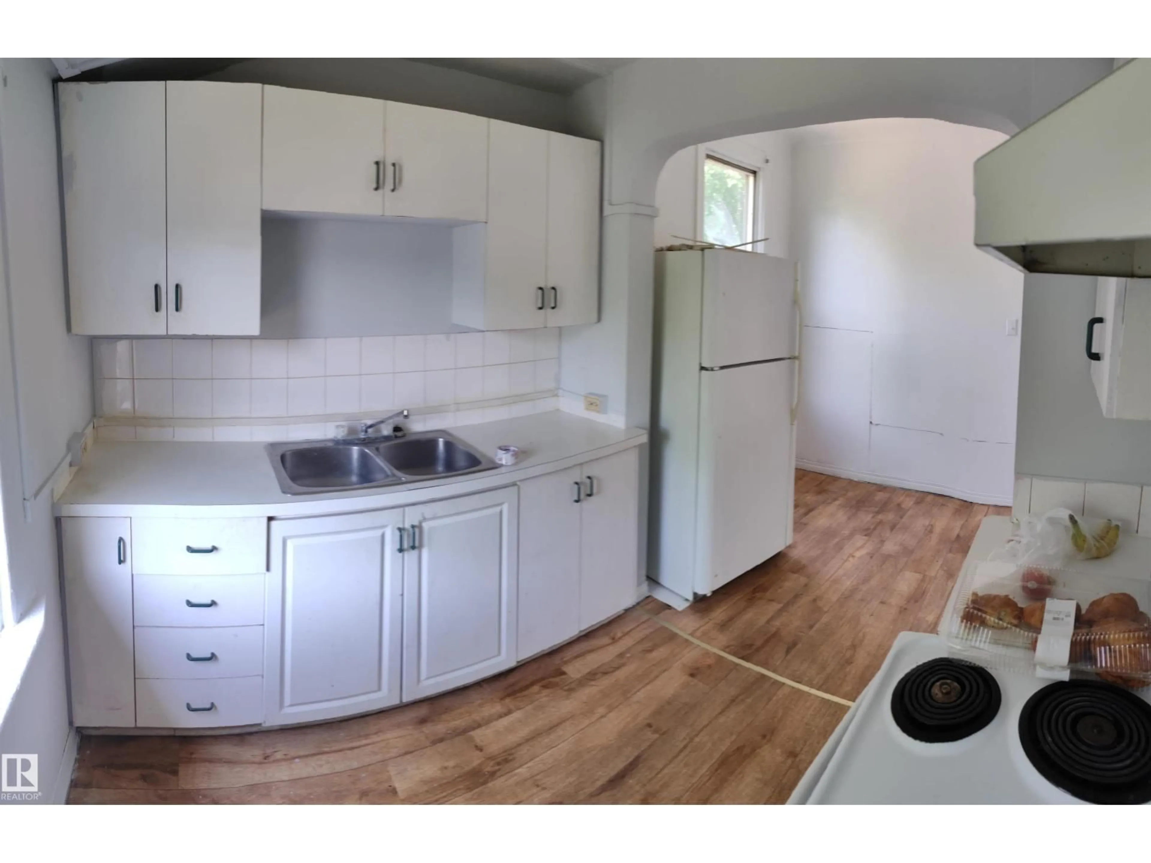 Standard kitchen, unknown for NW - 11320 89 ST, Edmonton Alberta T5B3T6