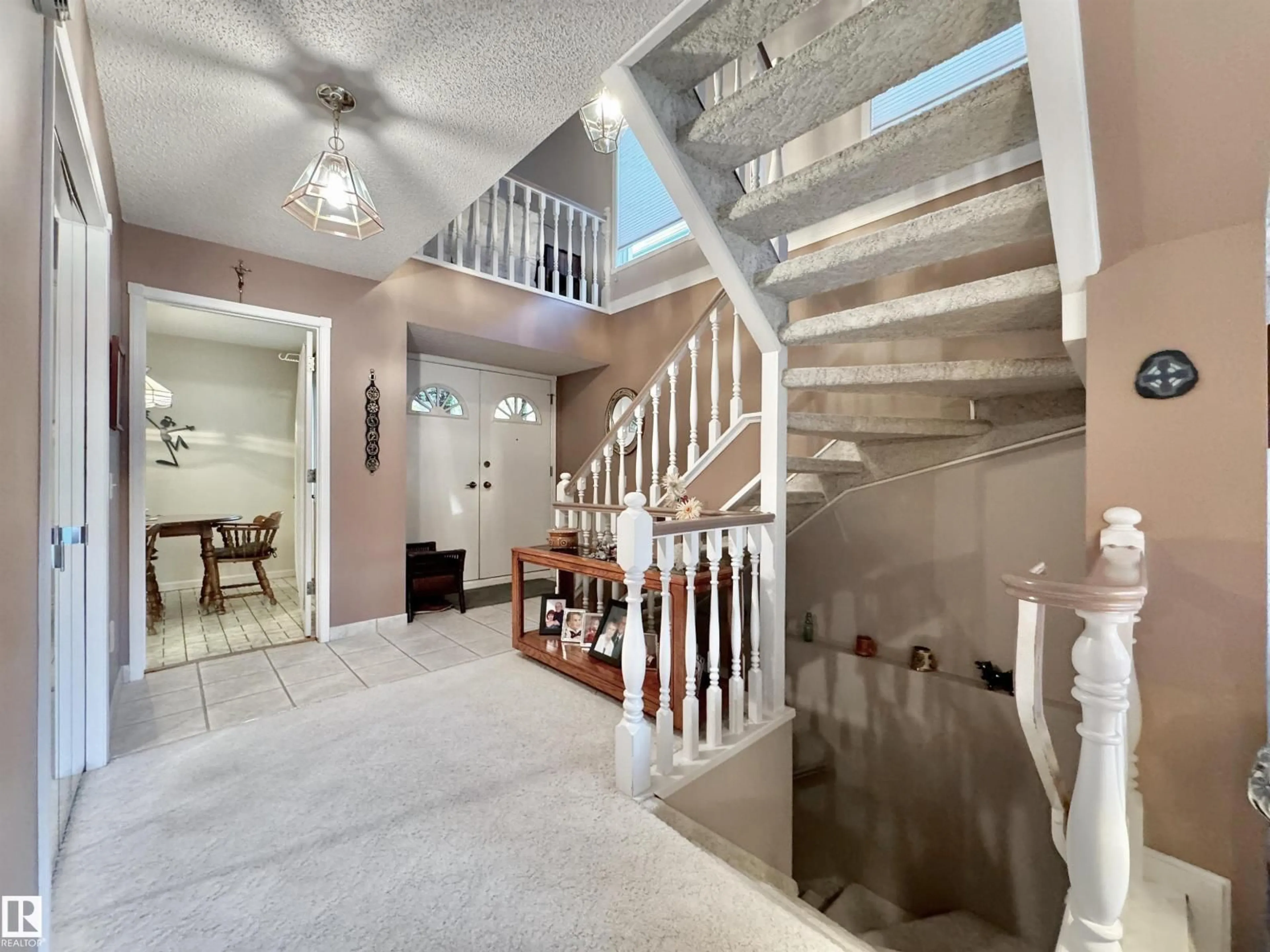 Unknown for NW - 1057 109 ST, Edmonton Alberta T6J5G2