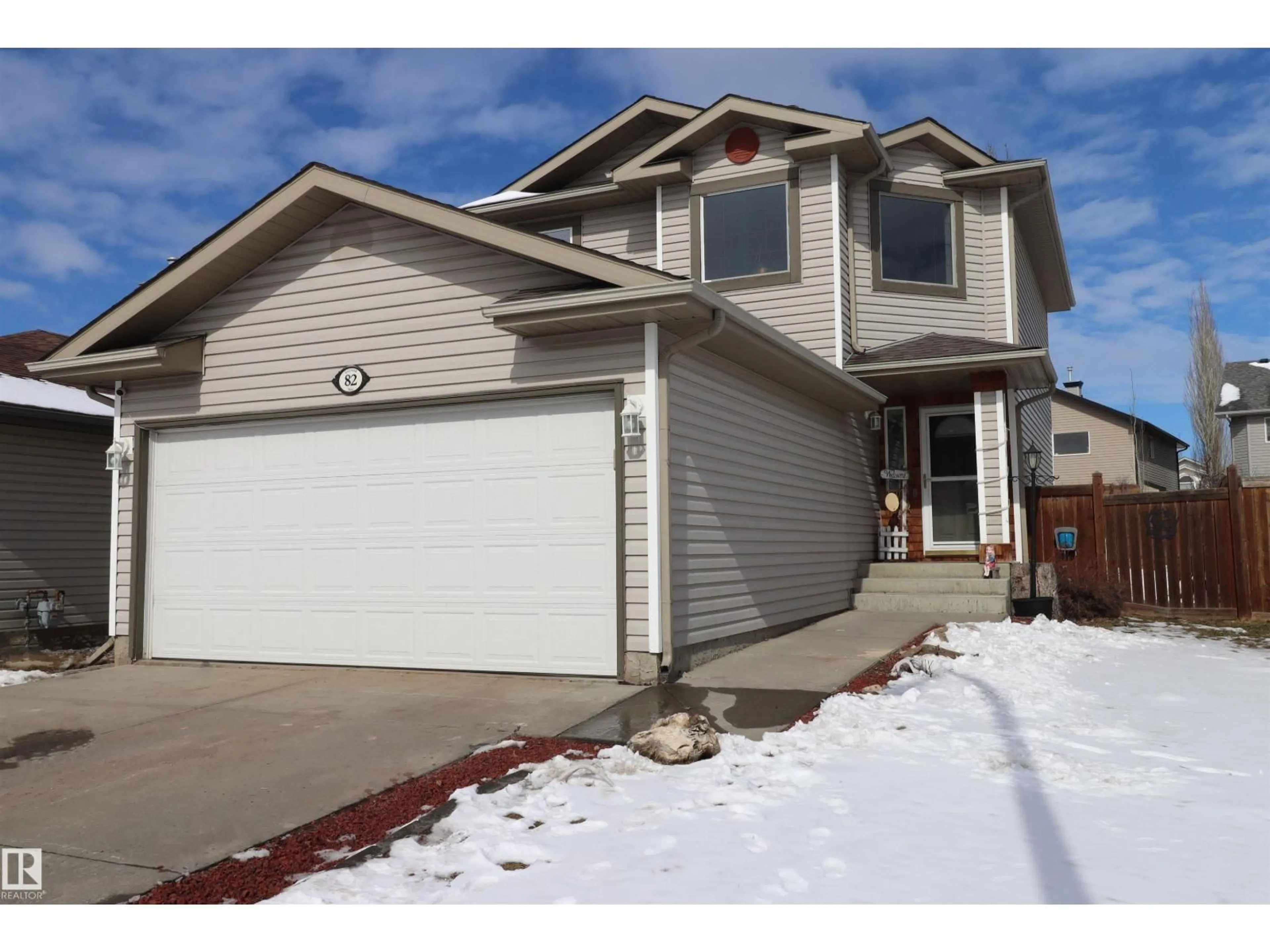 Home with vinyl exterior material, street for 82 LEYLAND WY, Spruce Grove Alberta T7X4P2