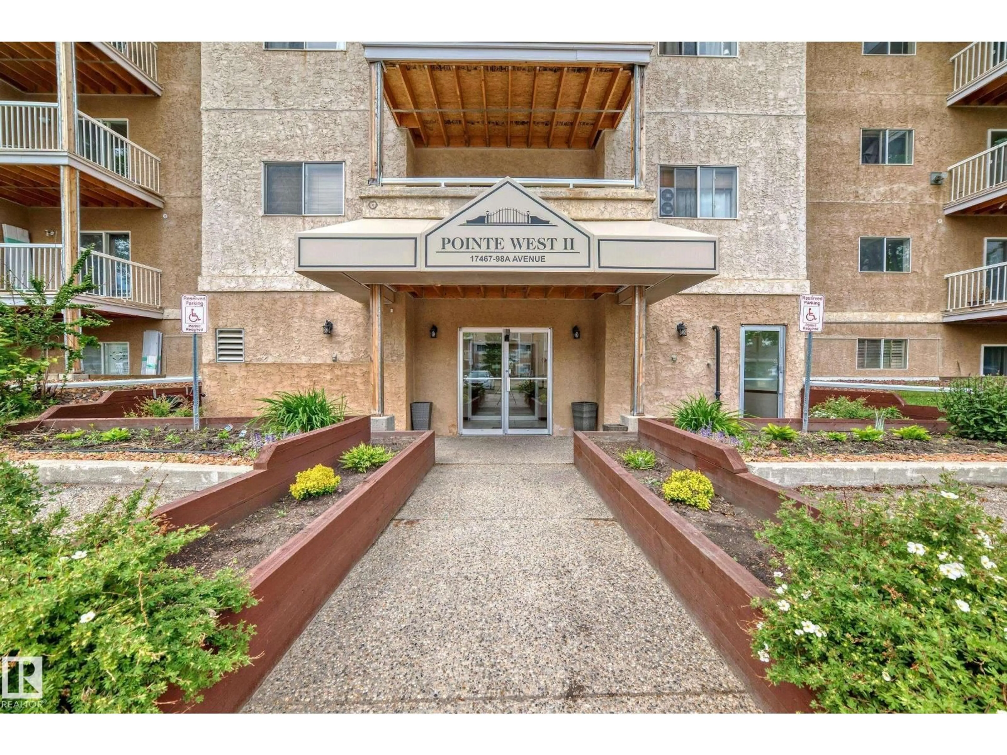 Indoor foyer for #101 - 17467 98A AV, Edmonton Alberta T5T6E9