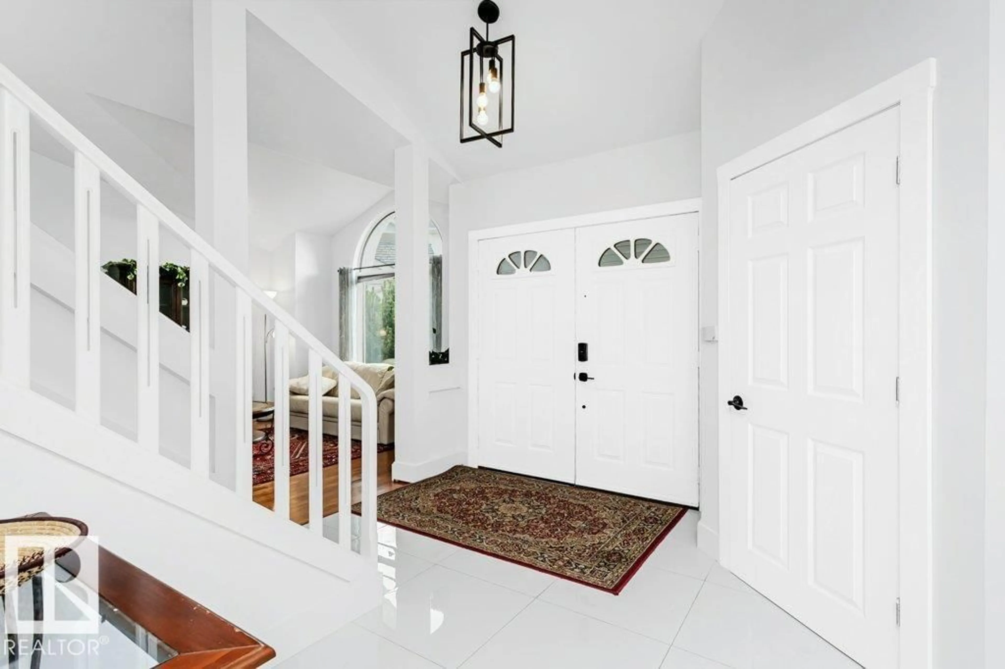 Indoor foyer for 781 WELLS WD, Edmonton Alberta T6M2J8