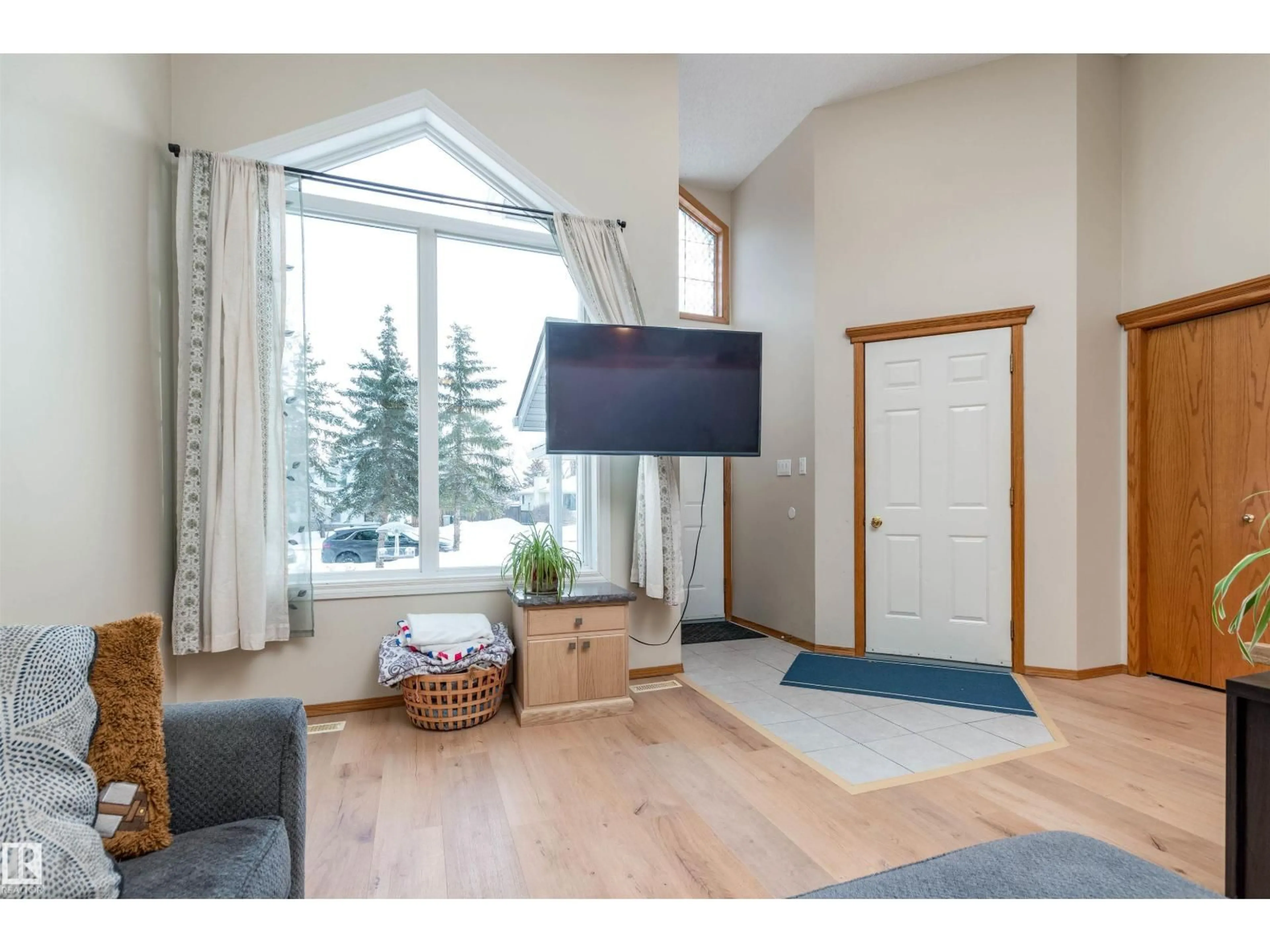 Unknown for 221 GRANDIN DR, Morinville Alberta T8R1H6