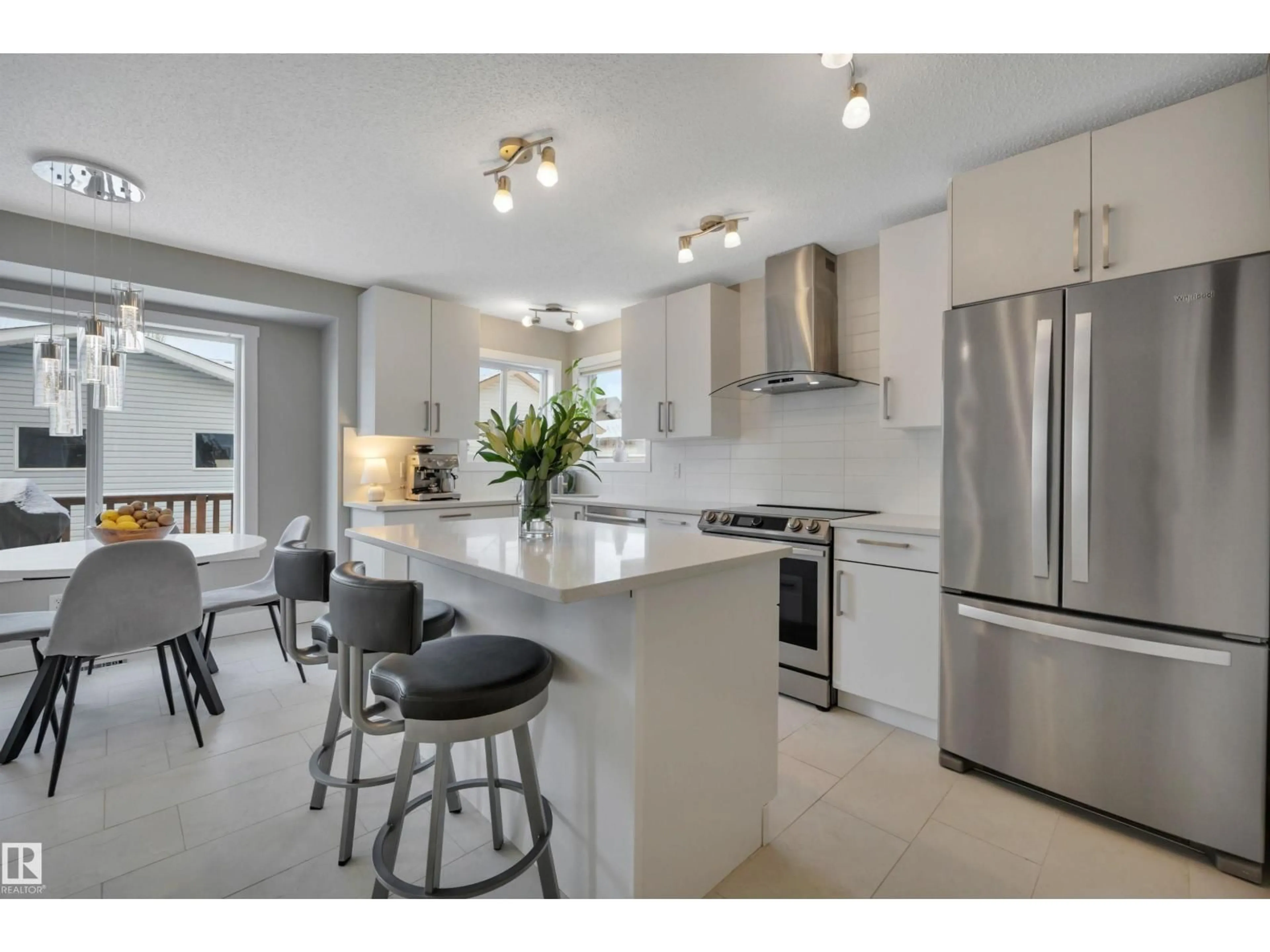 Open concept kitchen, ceramic/tile floor for 7030 SOUTH TERWILLEGAR DR, Edmonton Alberta T6R3V7