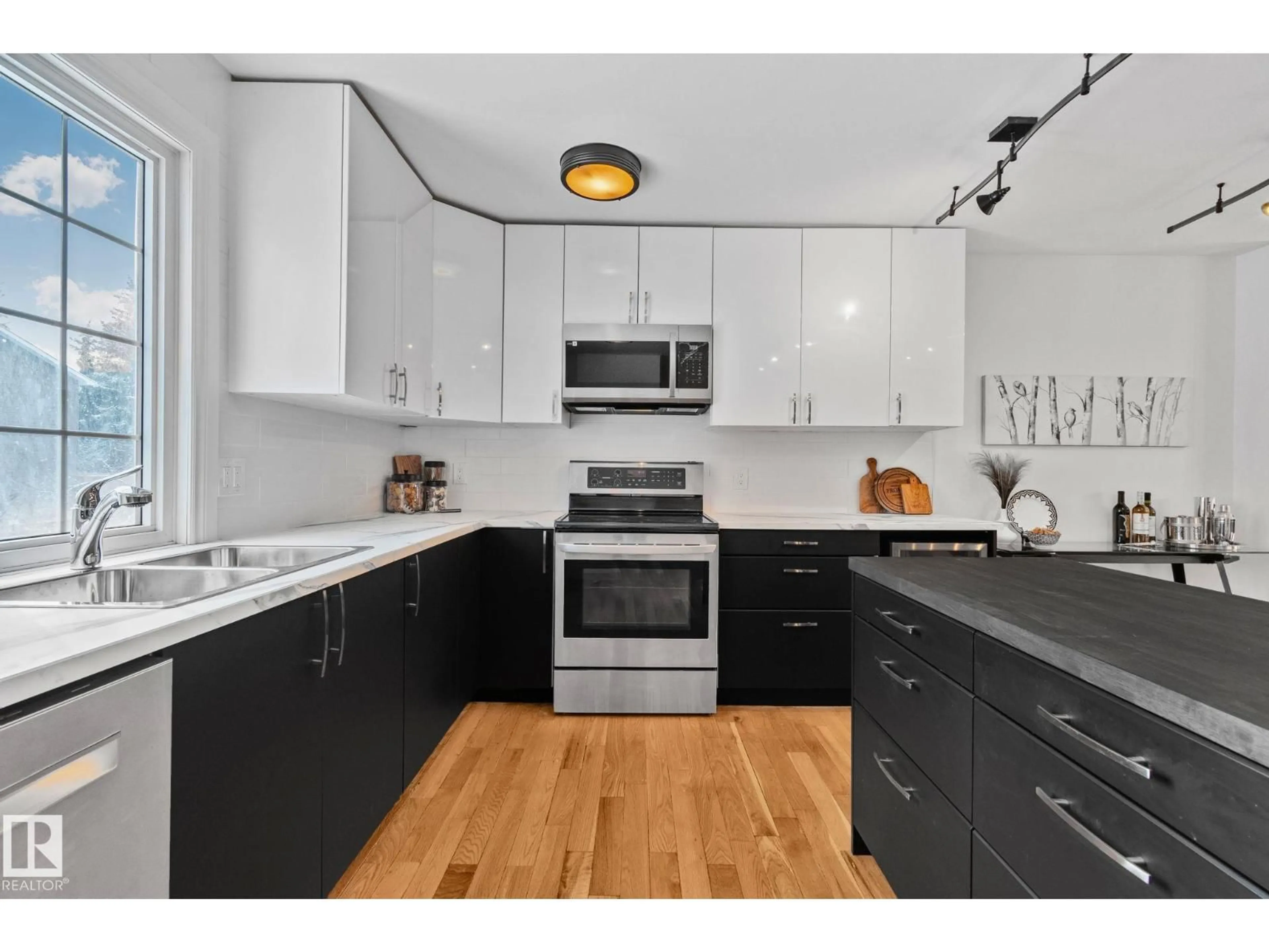 Open concept kitchen, unknown for 17082 67 AV NW, Edmonton Alberta T5T1Y8