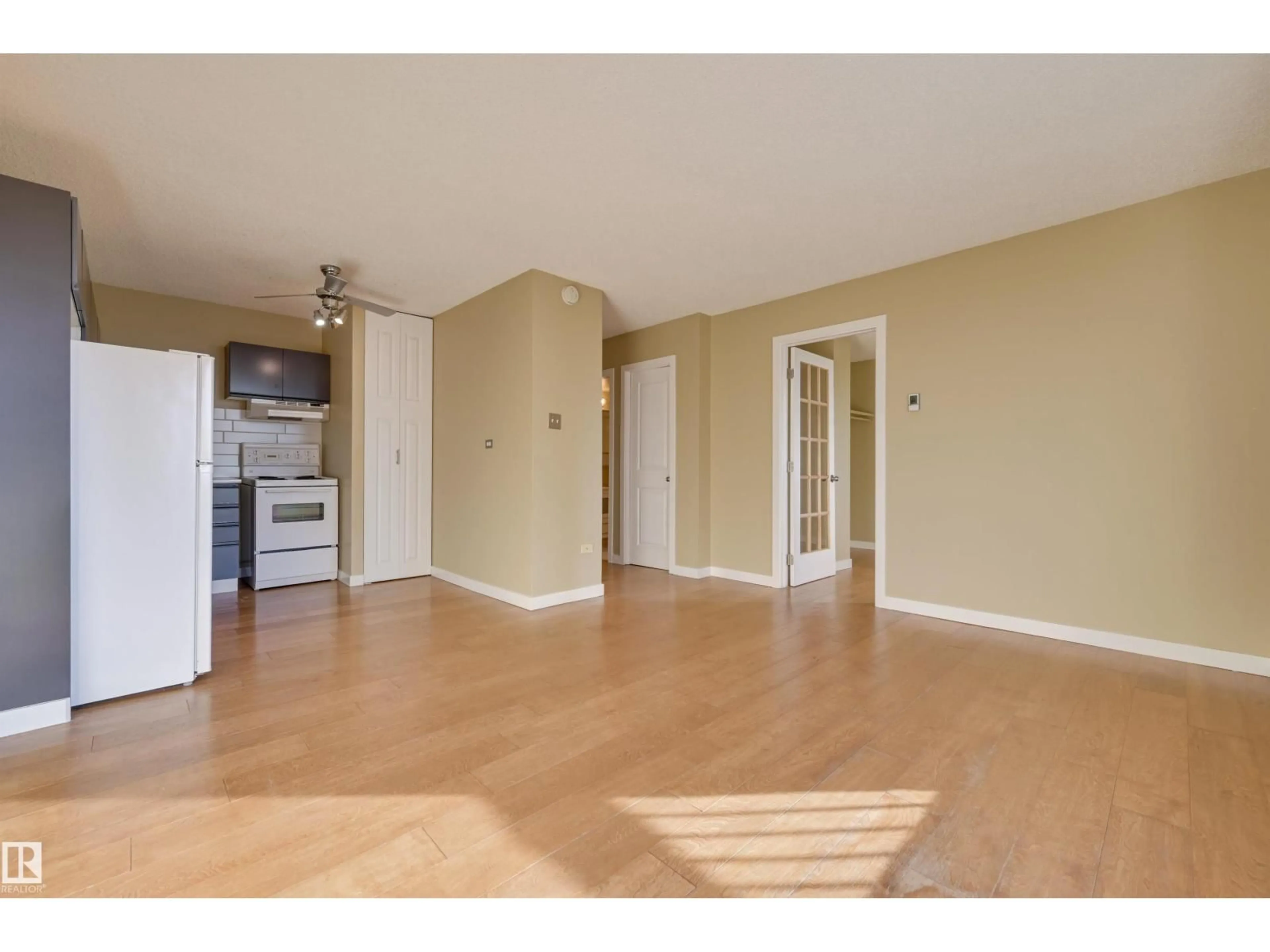 A pic of a room for 10150 - 905 117 ST, Edmonton Alberta T5K2J2