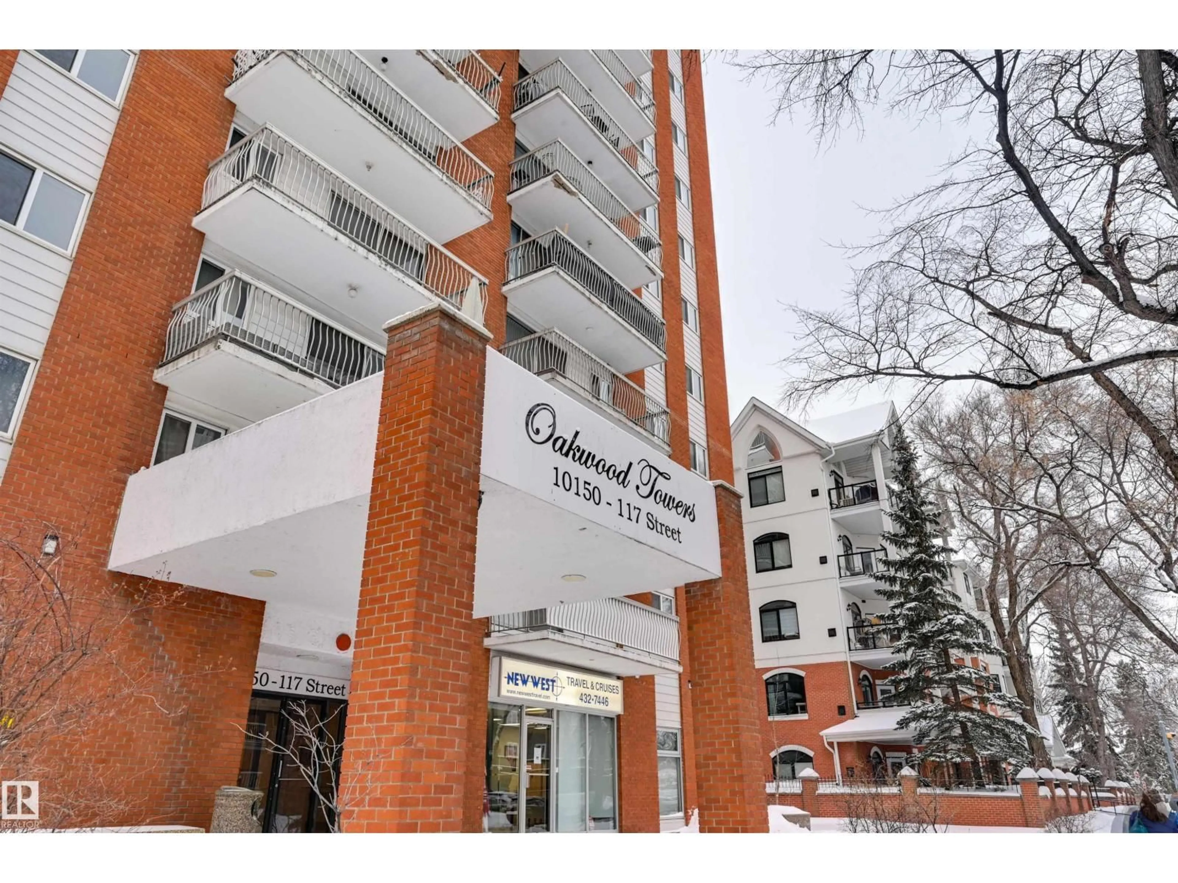 Indoor foyer for 10150 - 905 117 ST, Edmonton Alberta T5K2J2