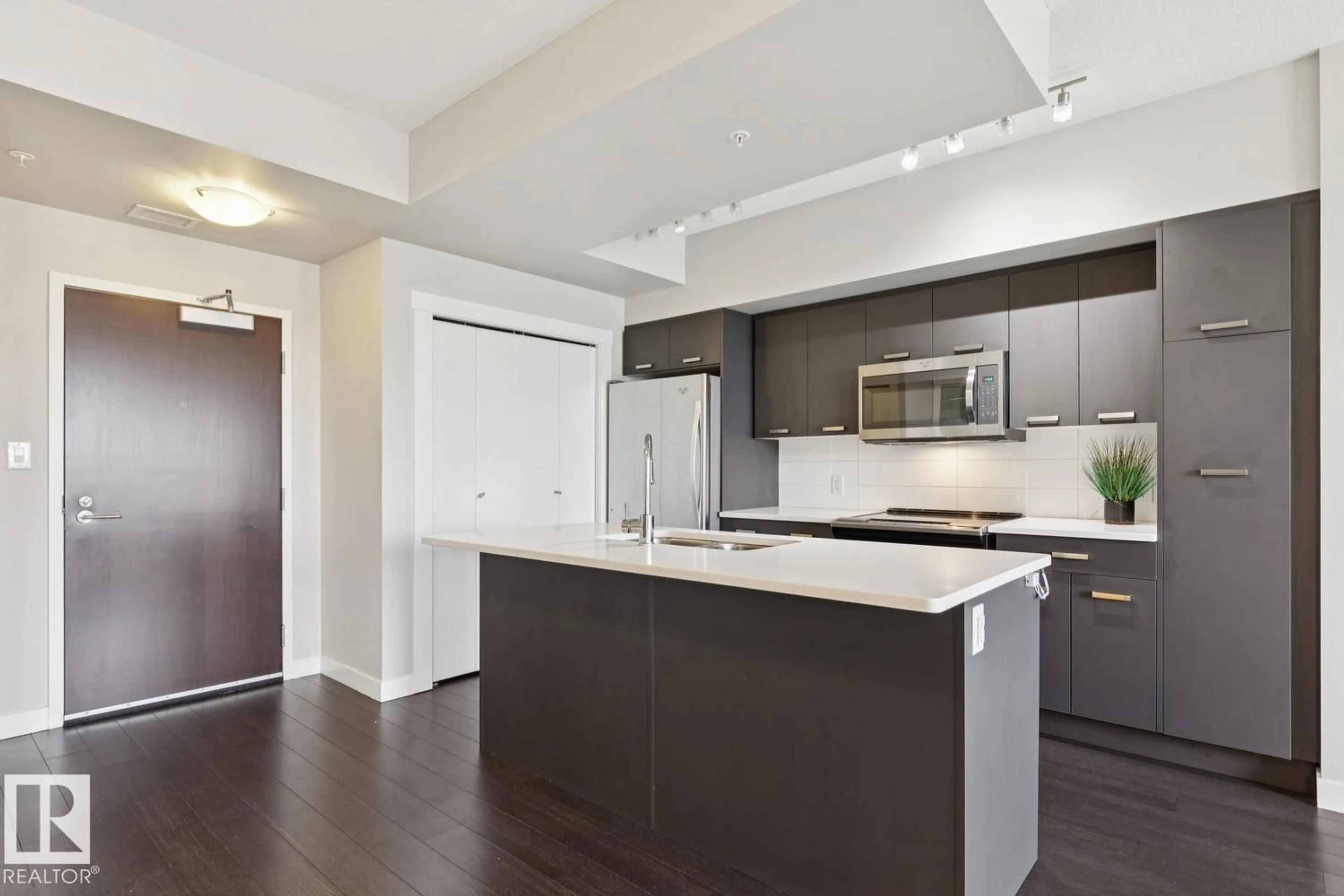 Open concept kitchen, unknown for 905 - 10410 102 AV, Edmonton Alberta T5J0E9