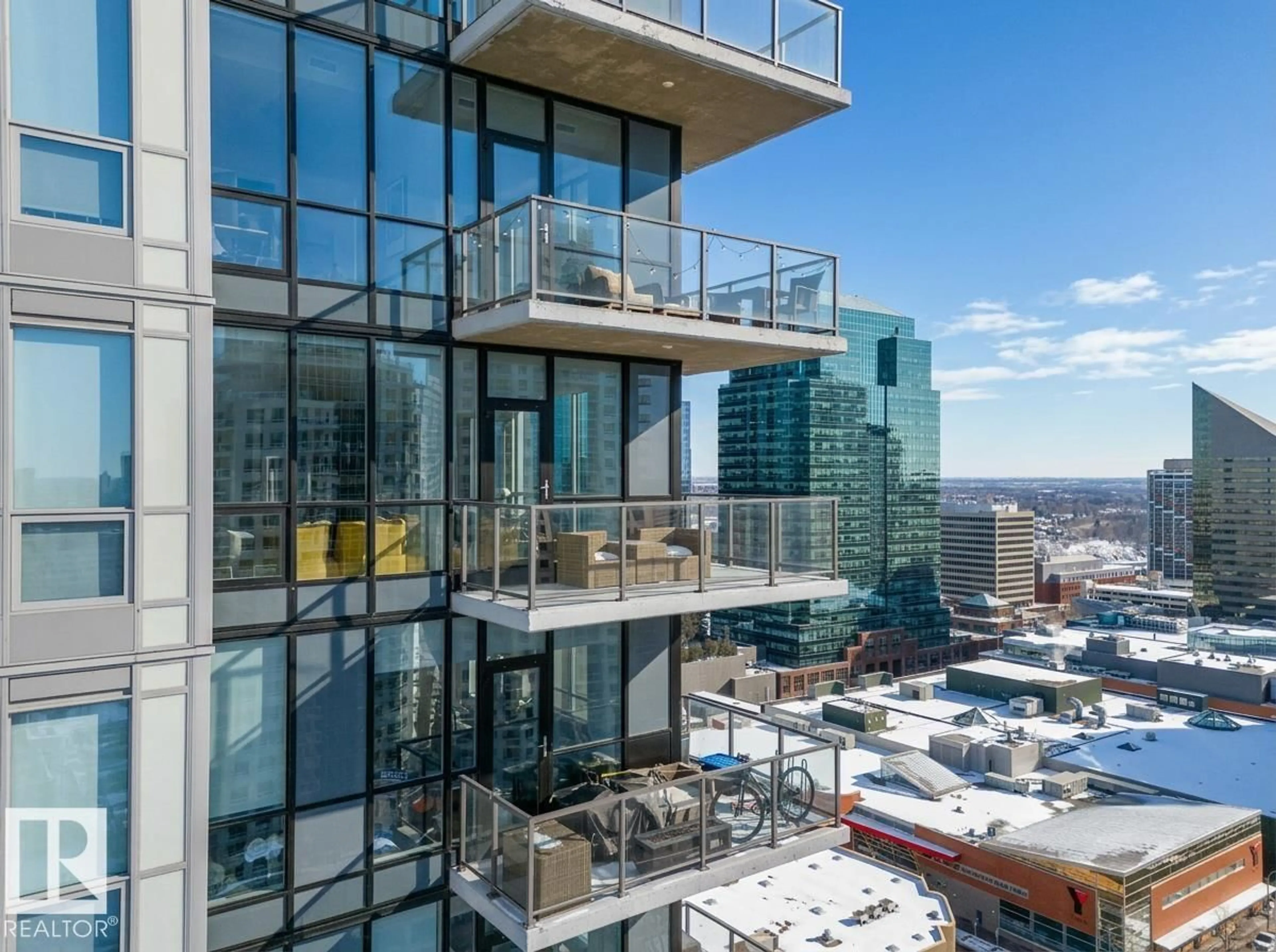 Indoor foyer for 10238 - 2107 103 ST, Edmonton Alberta T5J0G6