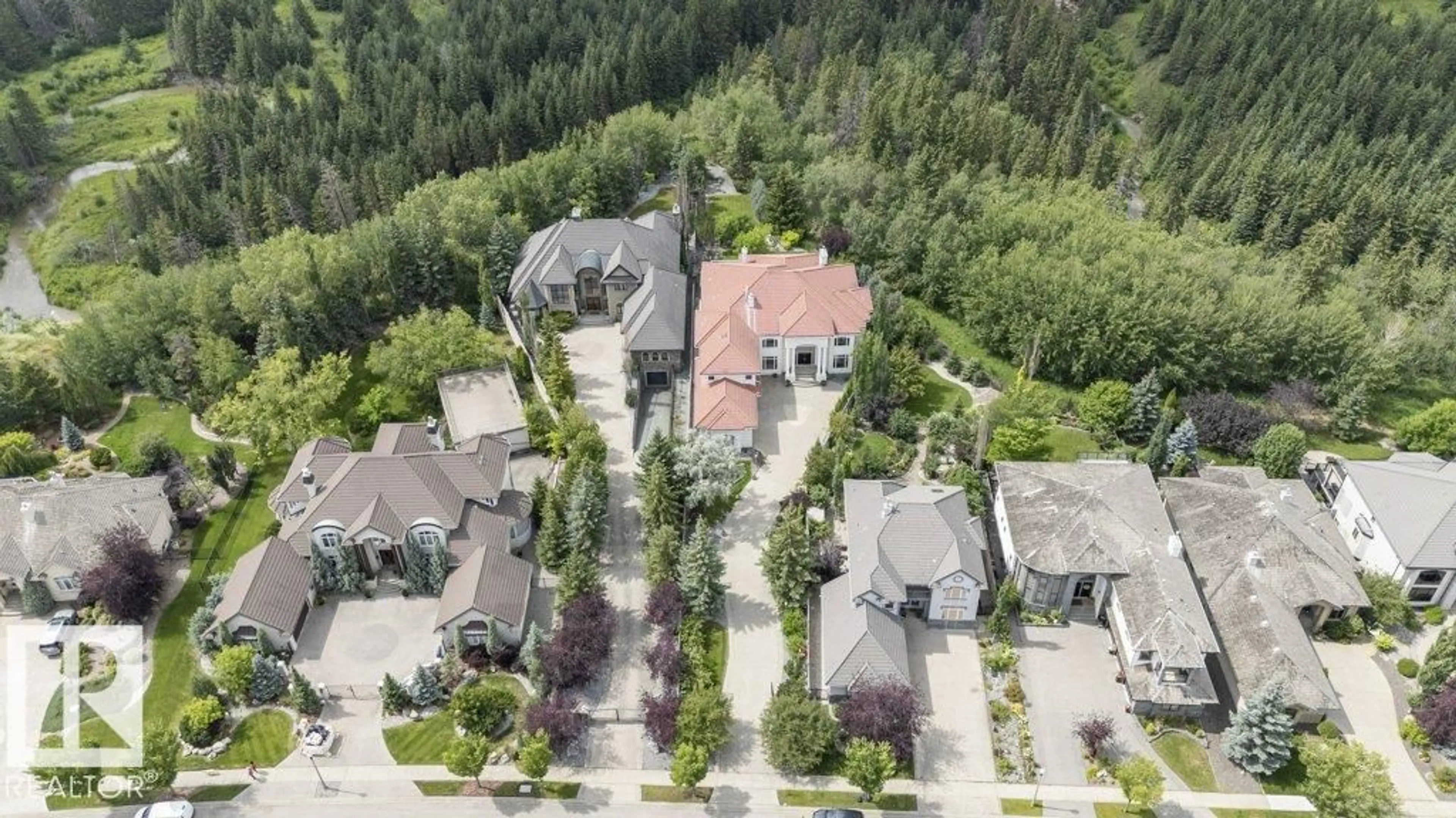 A pic from outside/outdoor area/front of a property/back of a property/a pic from drone, street for NW - 1128 119 ST, Edmonton Alberta T6J7H7