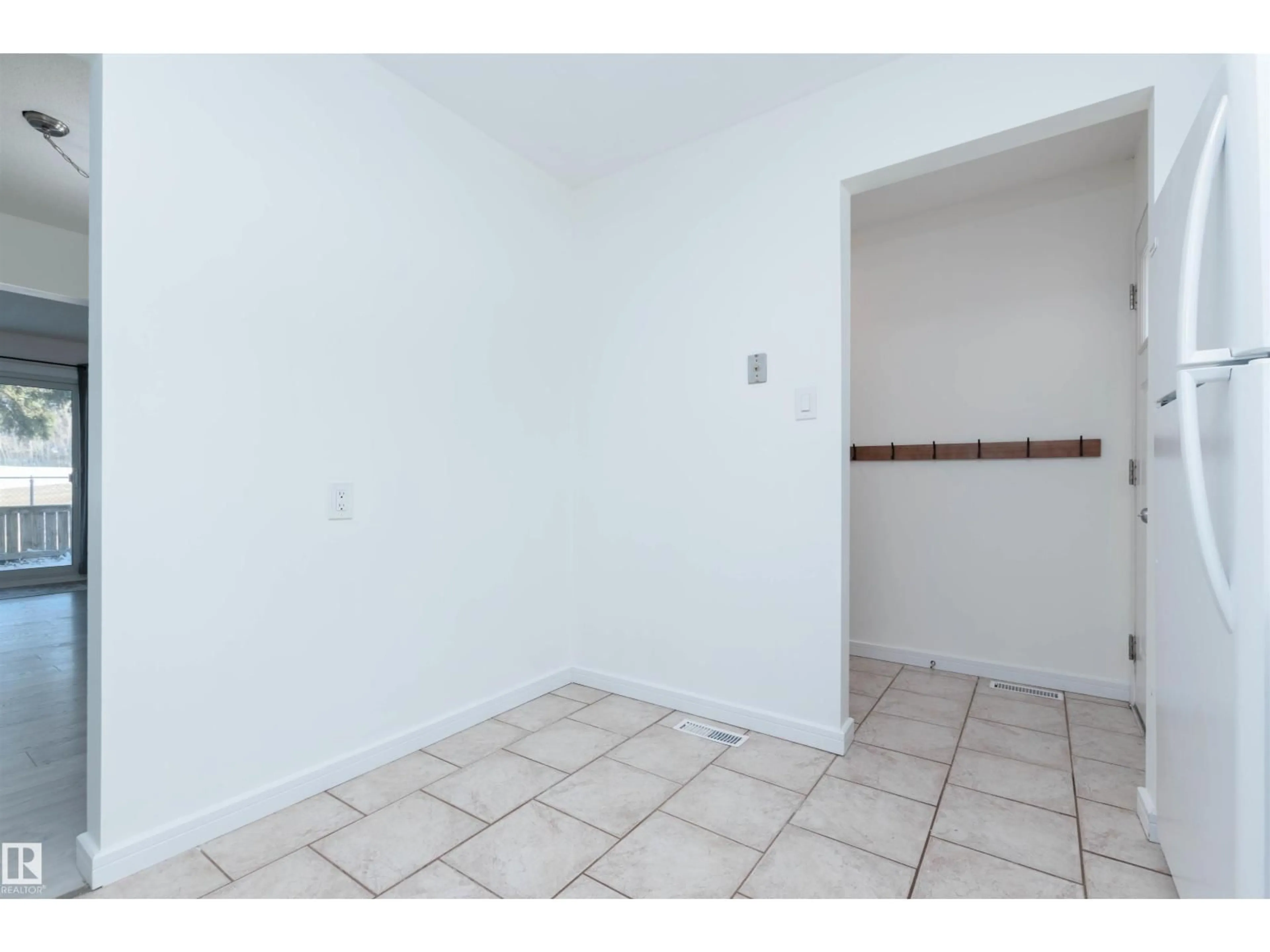 A pic of a room for 135 GREAT OAKS, Sherwood Park Alberta T8A0V8