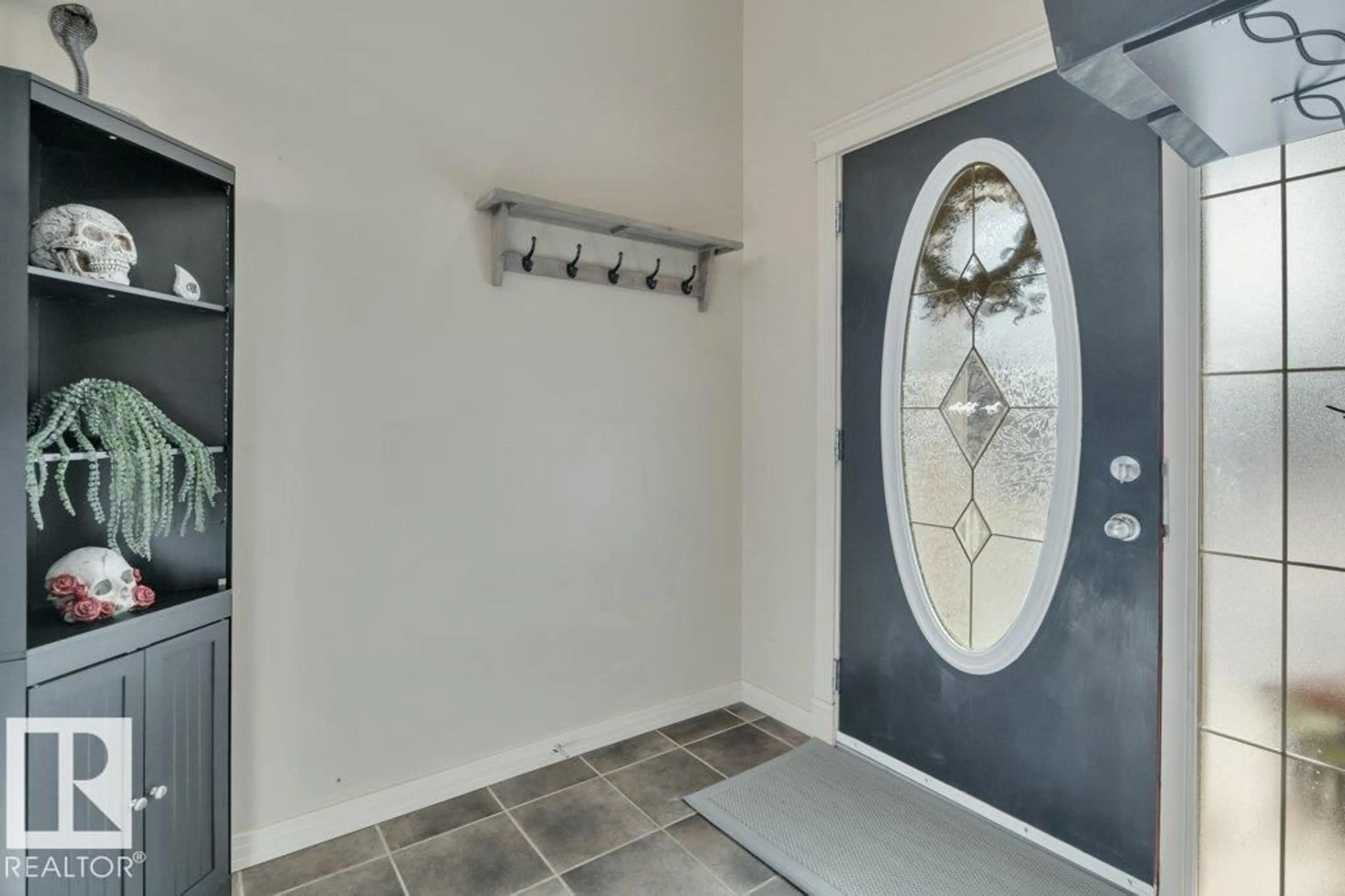 Indoor entryway for 26 BIRCHMONT CR, Leduc Alberta T9E8S3