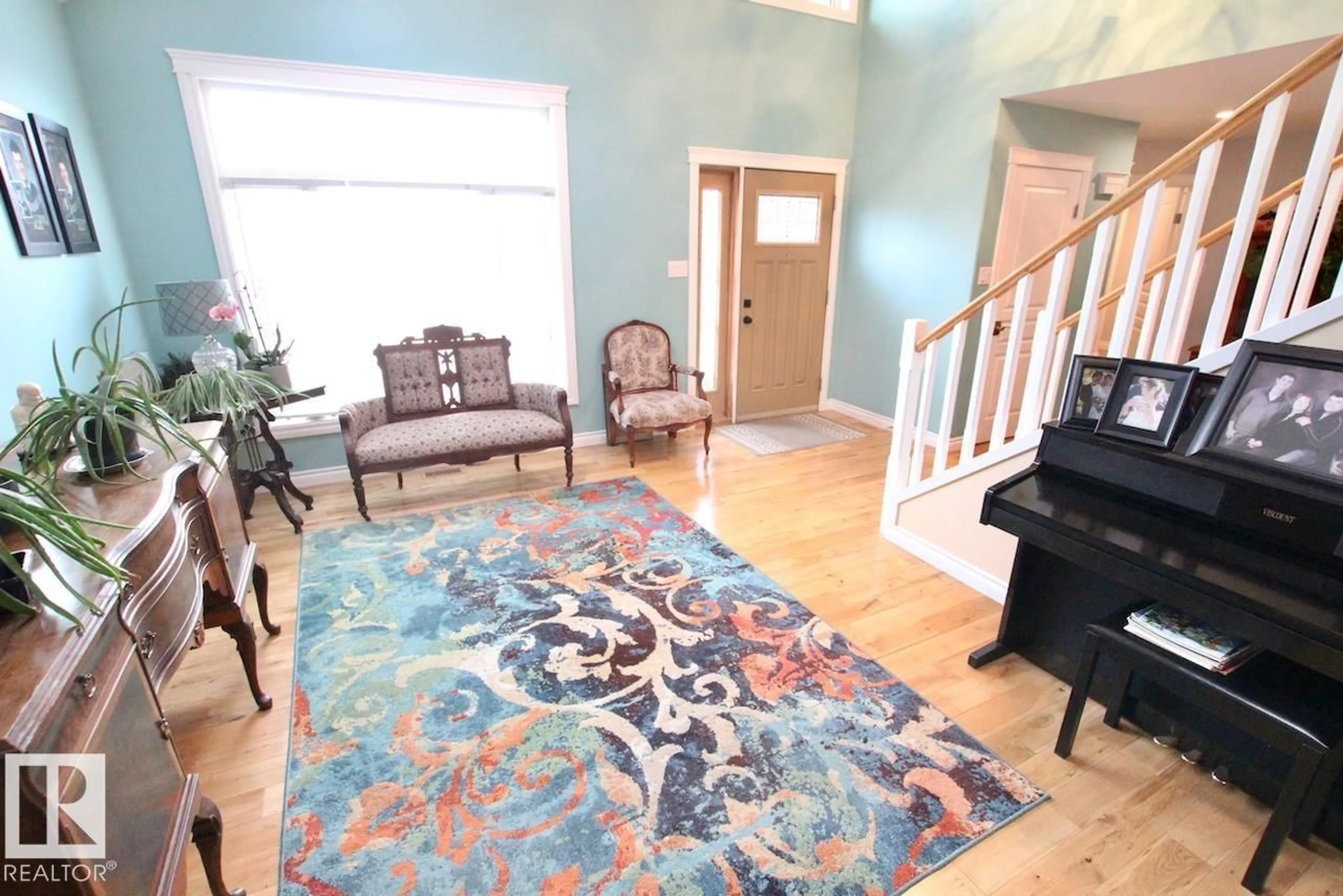 Indoor foyer for 4717 52 ST, Athabasca Town Alberta T9S1K7