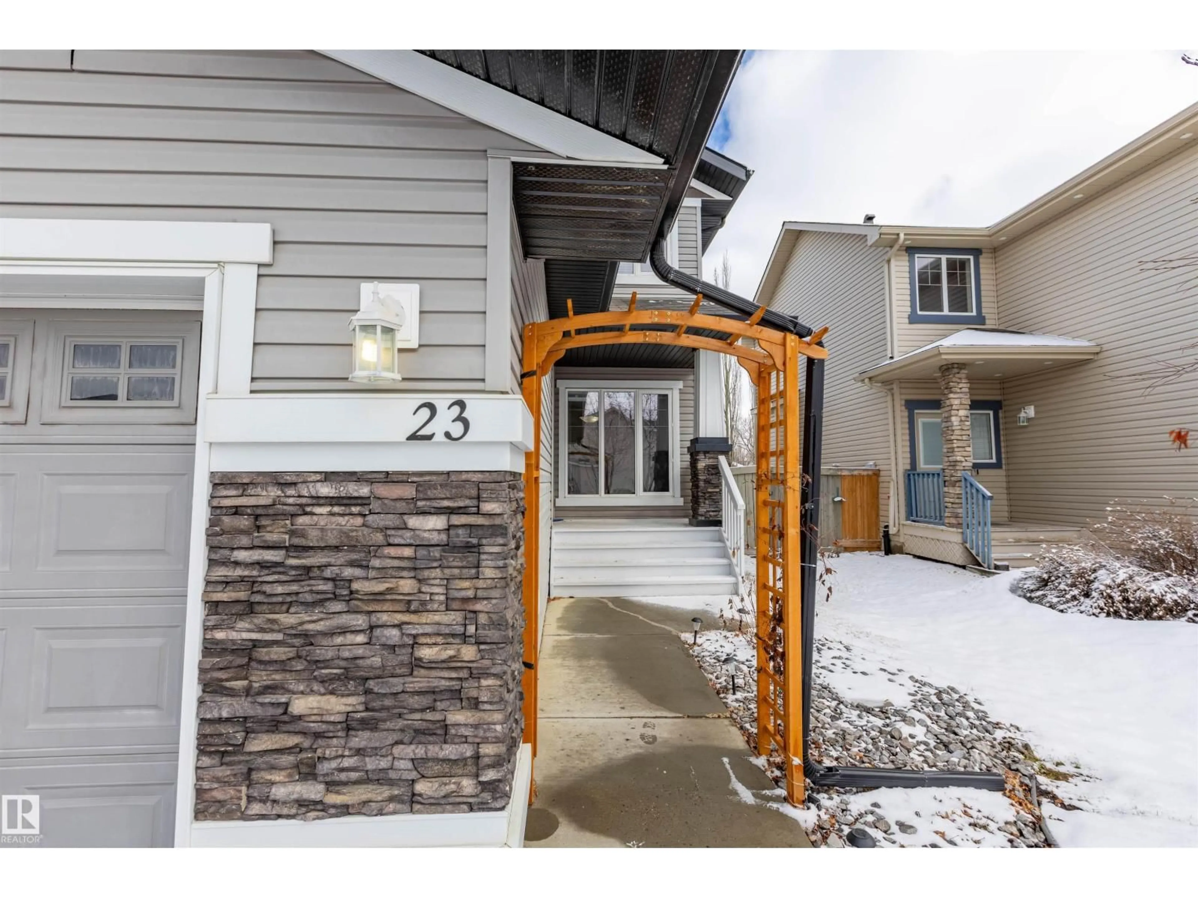 Indoor entryway for 23 EVERITT DR, St. Albert Alberta T8N3L2