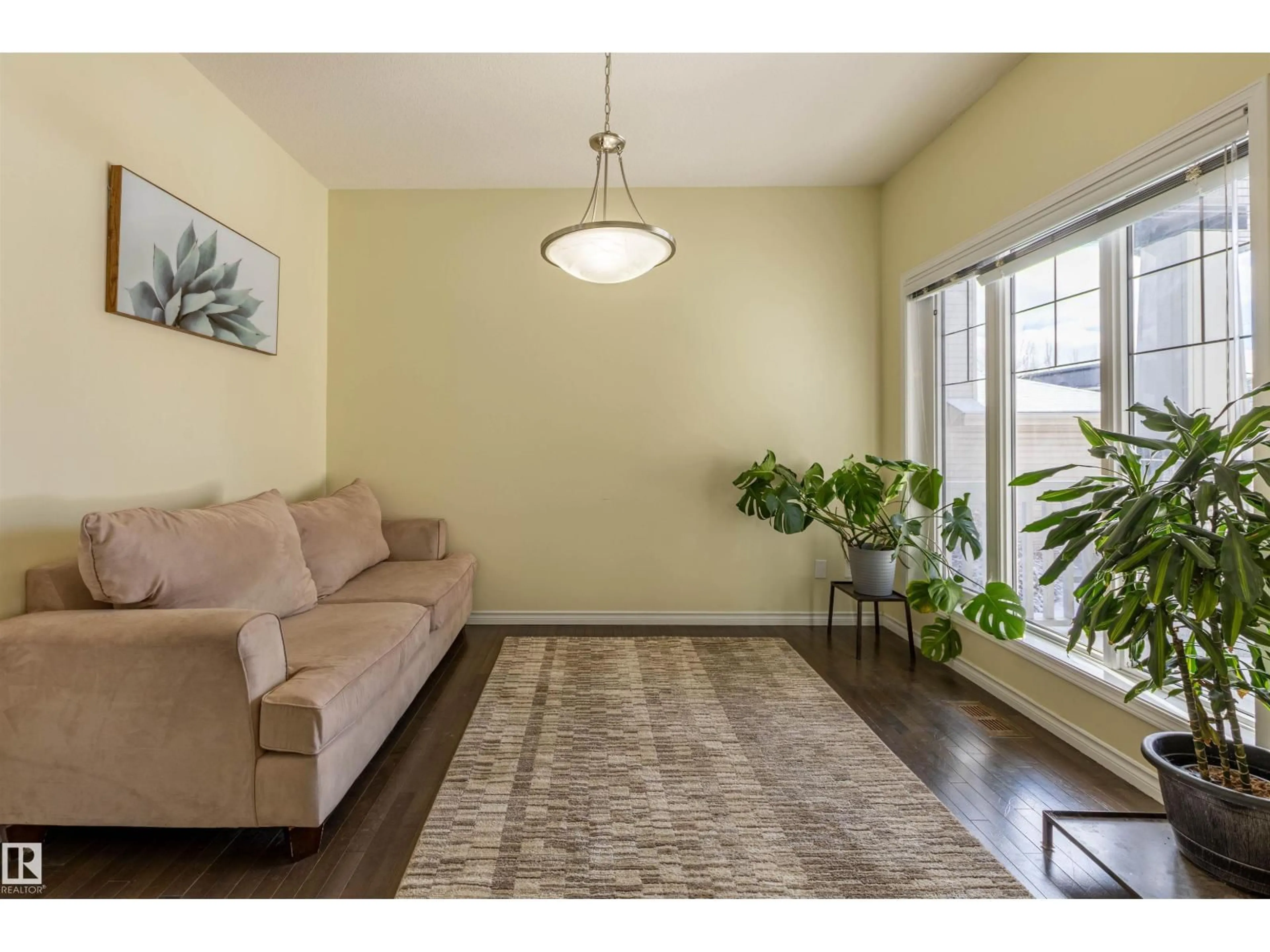 Living room with furniture, unknown for 23 EVERITT DR, St. Albert Alberta T8N3L2