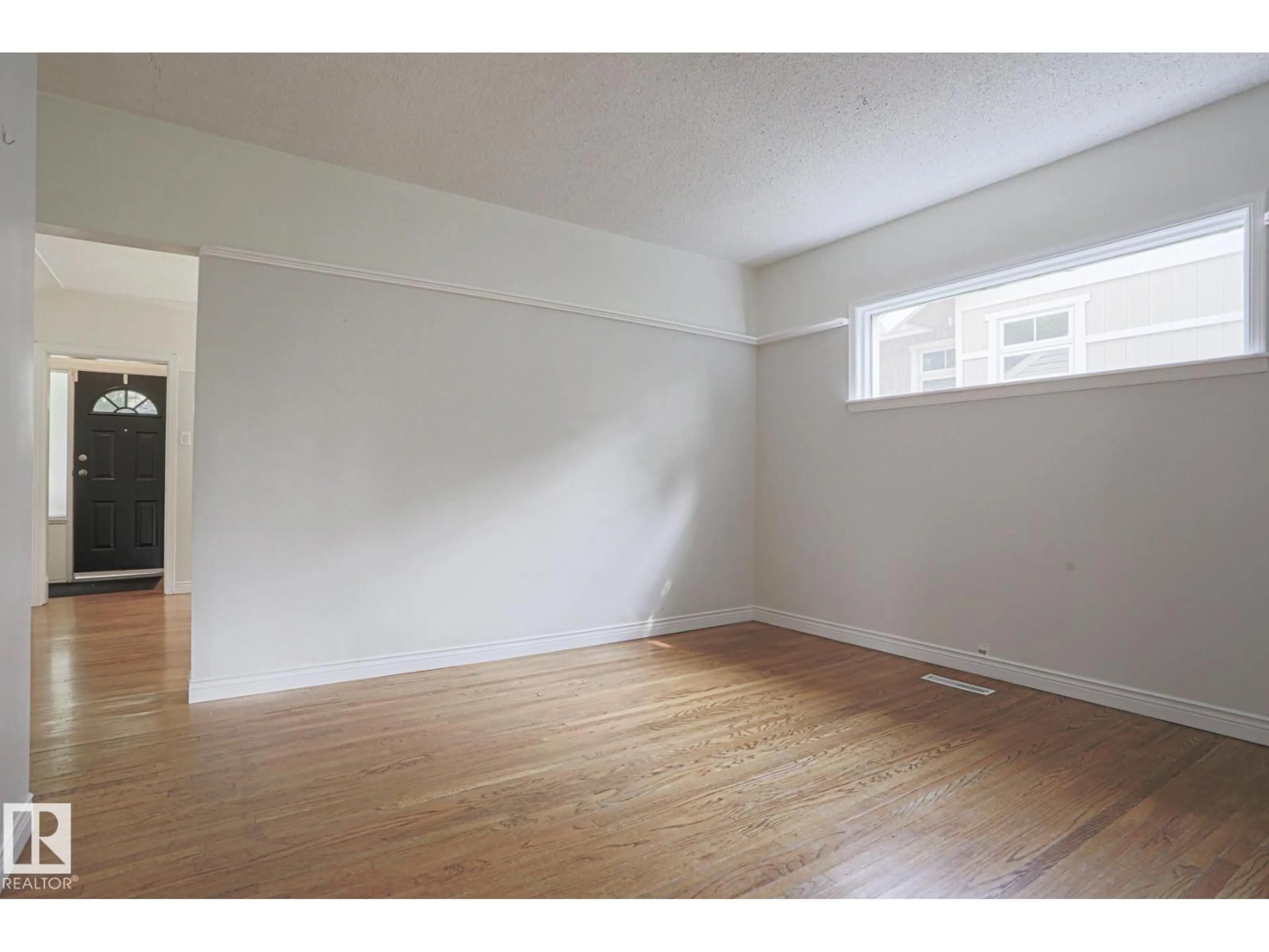 A pic of a room for 14019 106 AV, Edmonton Alberta T5N1B3