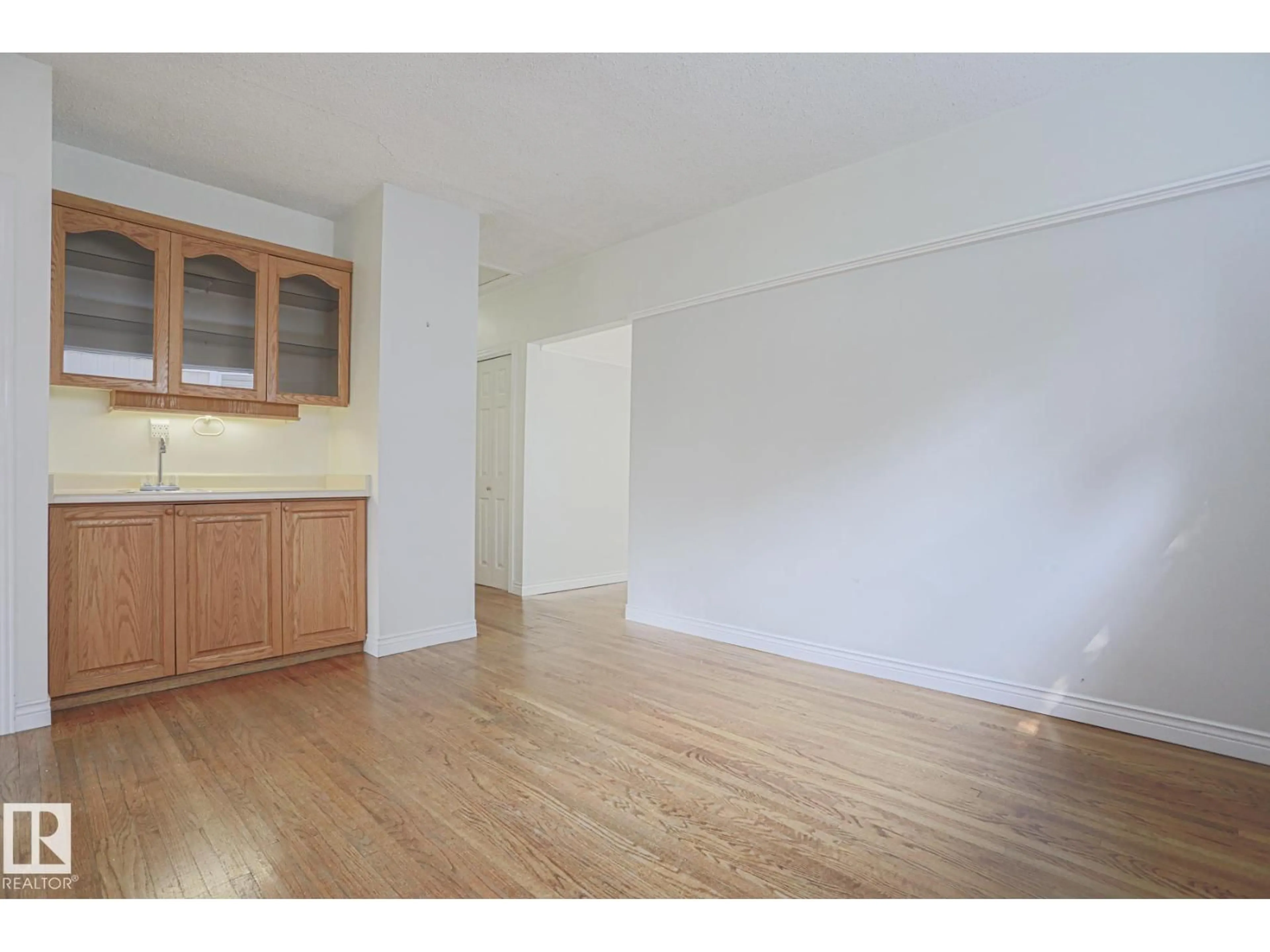 A pic of a room for 14019 106 AV, Edmonton Alberta T5N1B3
